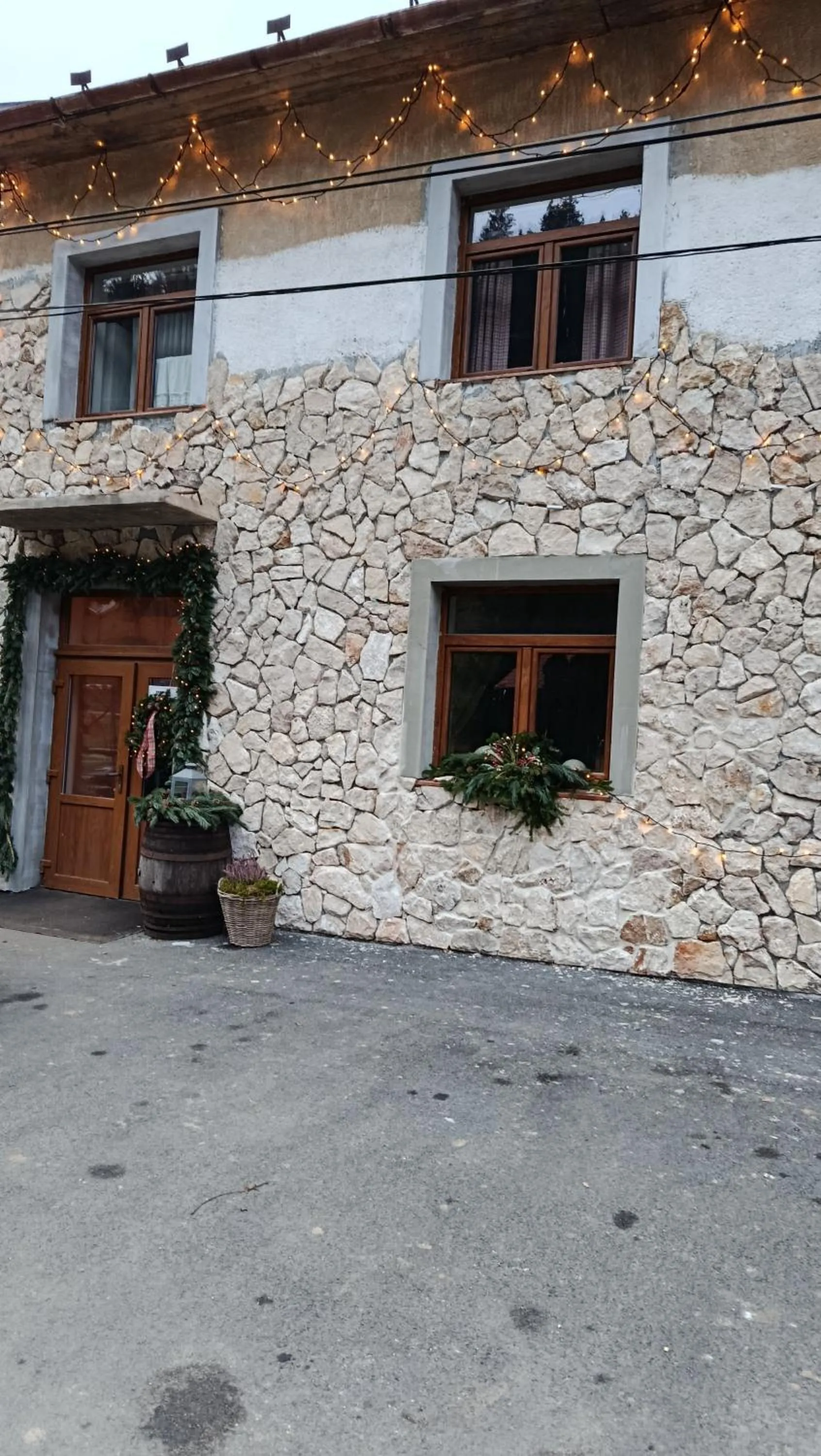 Hostinec pod úbočou