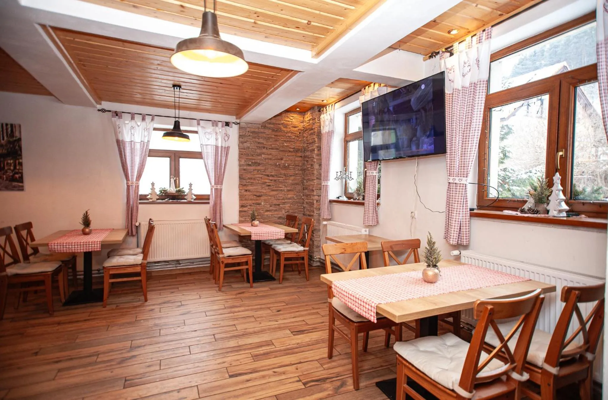 Hostinec pod úbočou