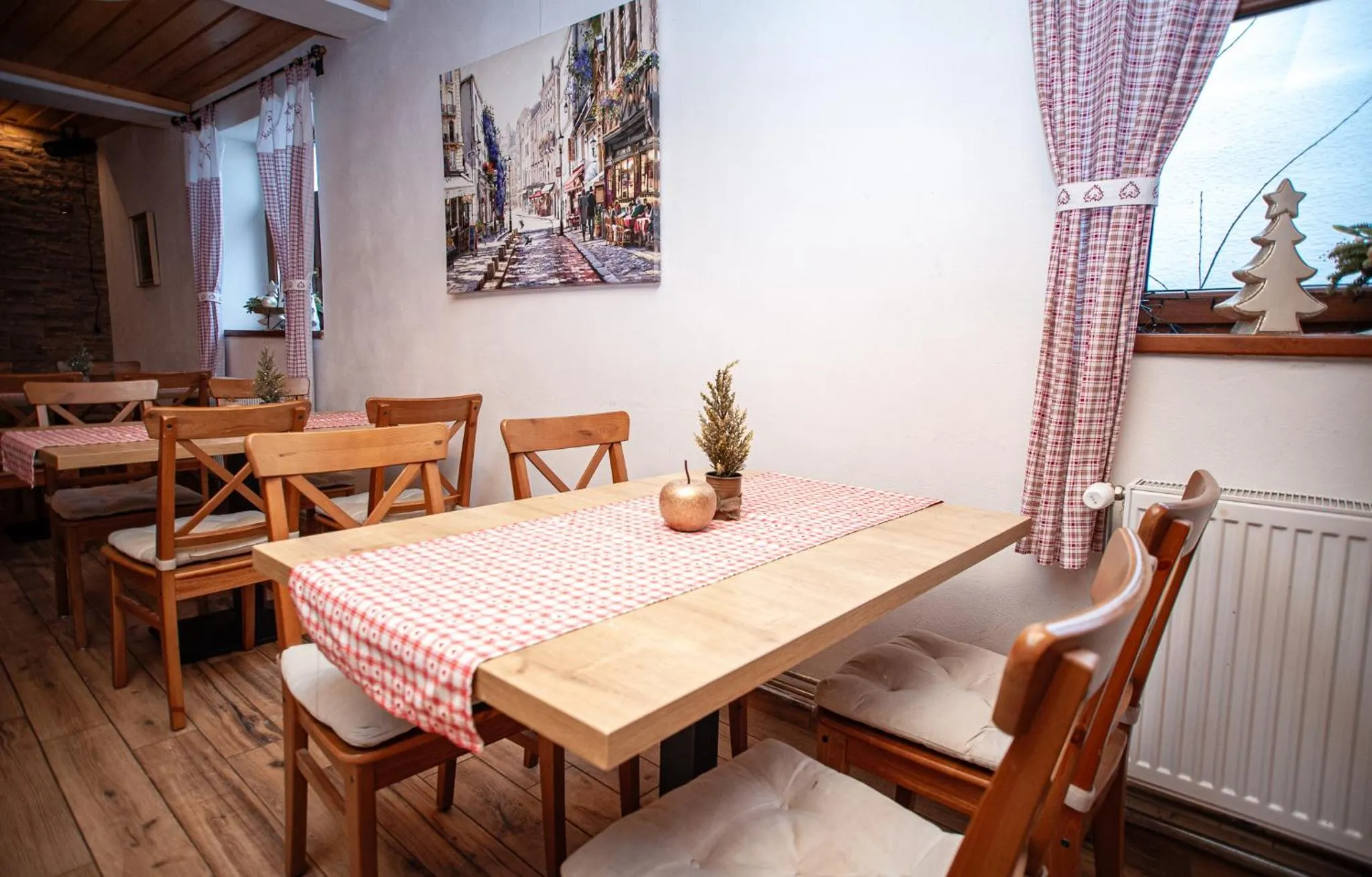 Hostinec pod úbočou