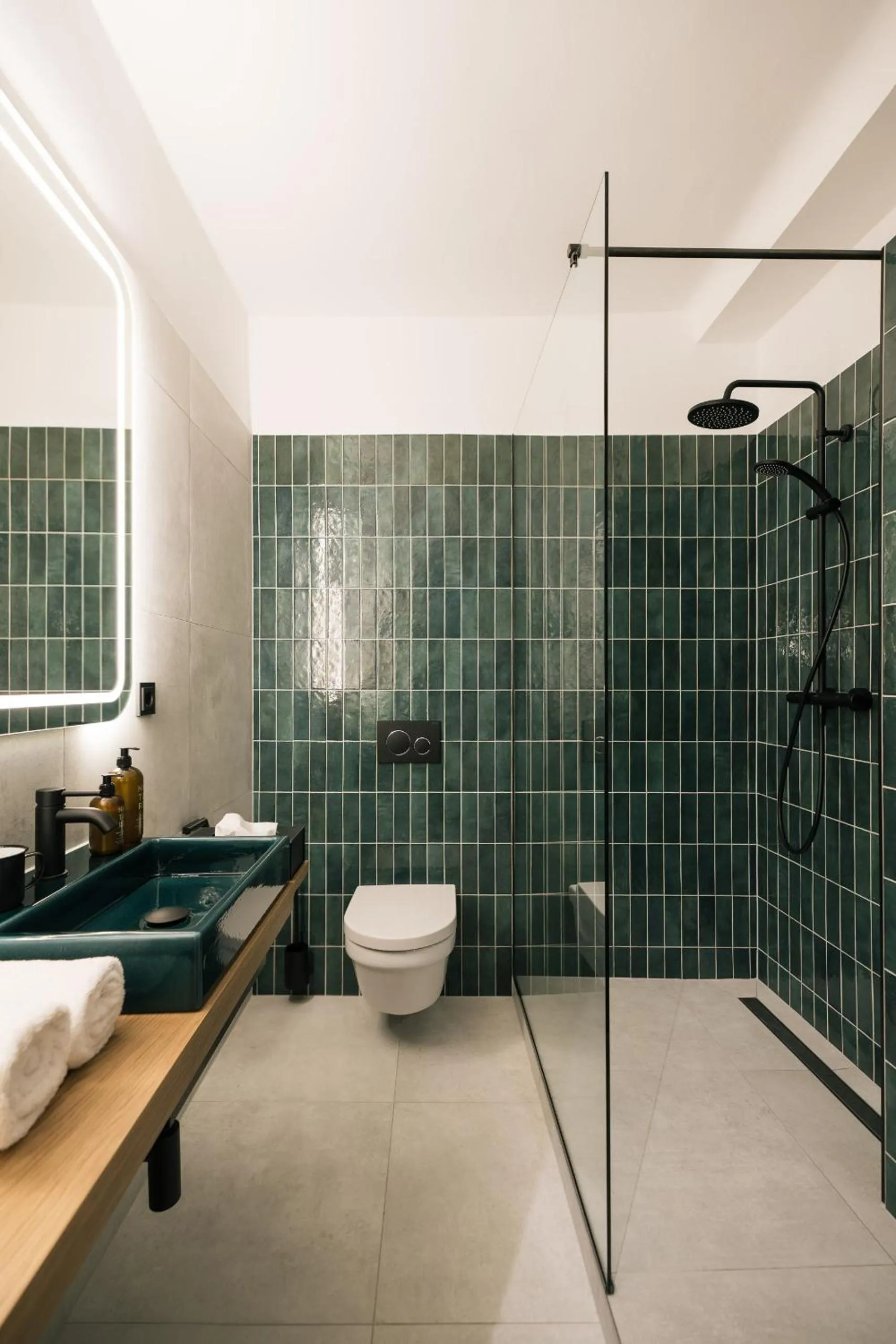Shower in Bio-Hotel Schani Wienblick