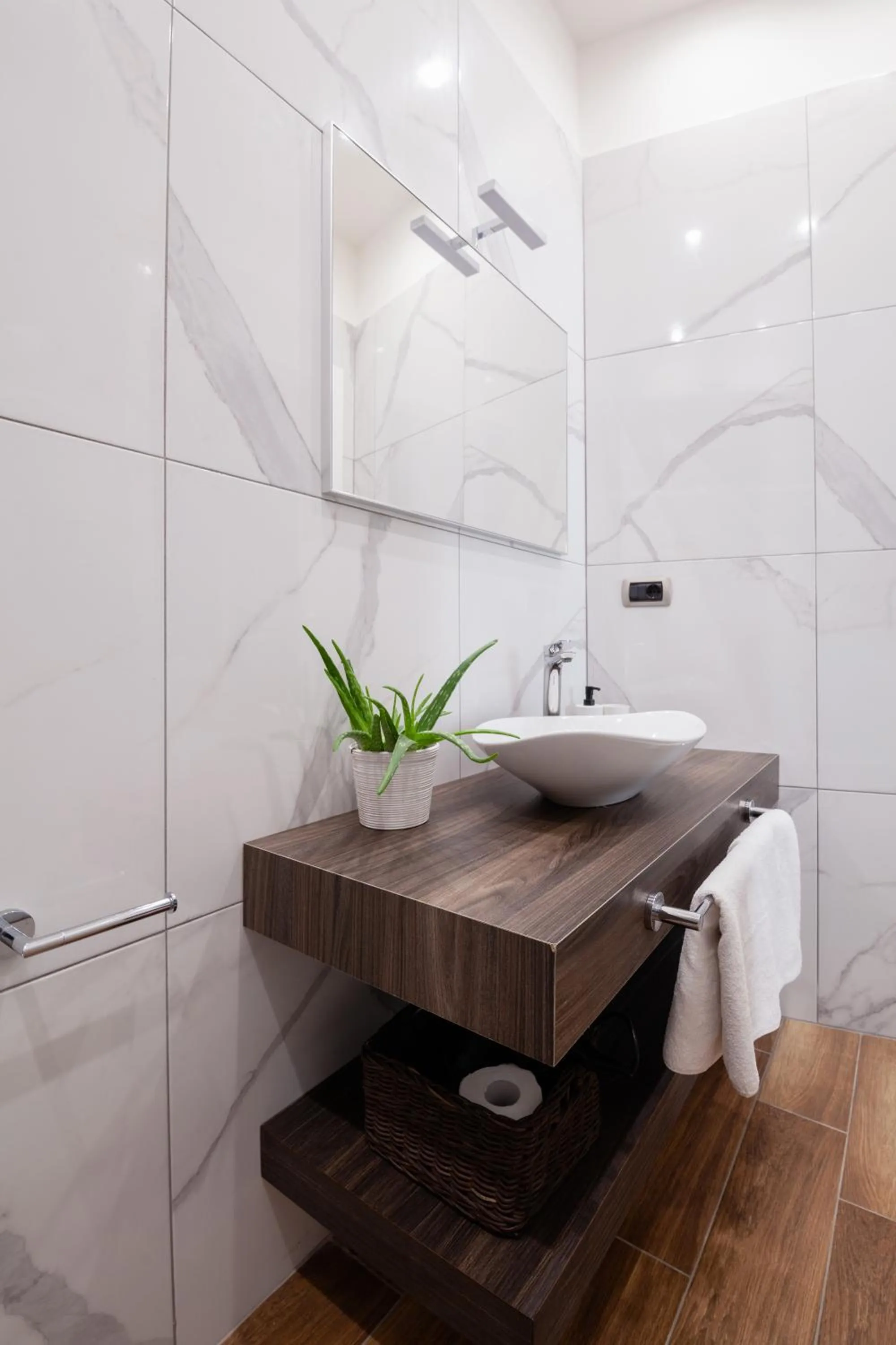 Bathroom in Pompei Plaza