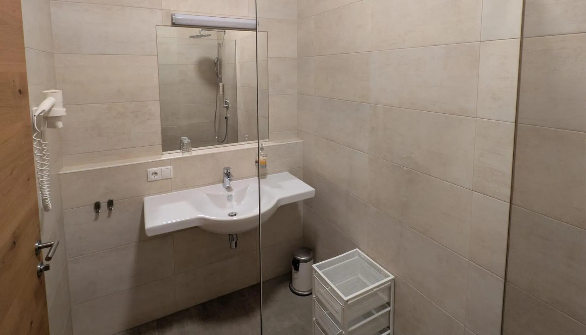 Shower in Hotel Alpenpanorama