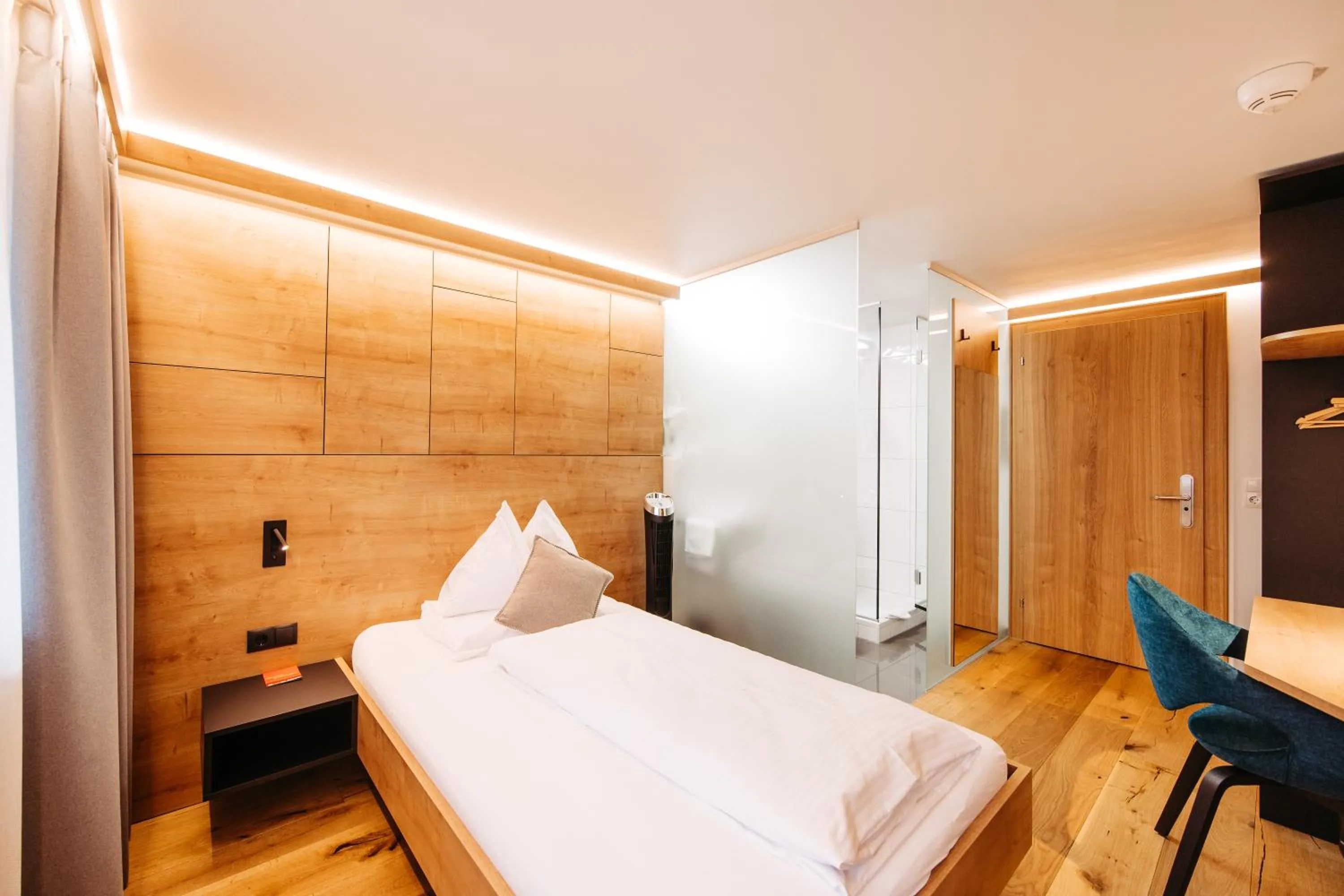 Photo of the whole room, Bed in Sonne 1806 - Hotel am Campus Dornbirn