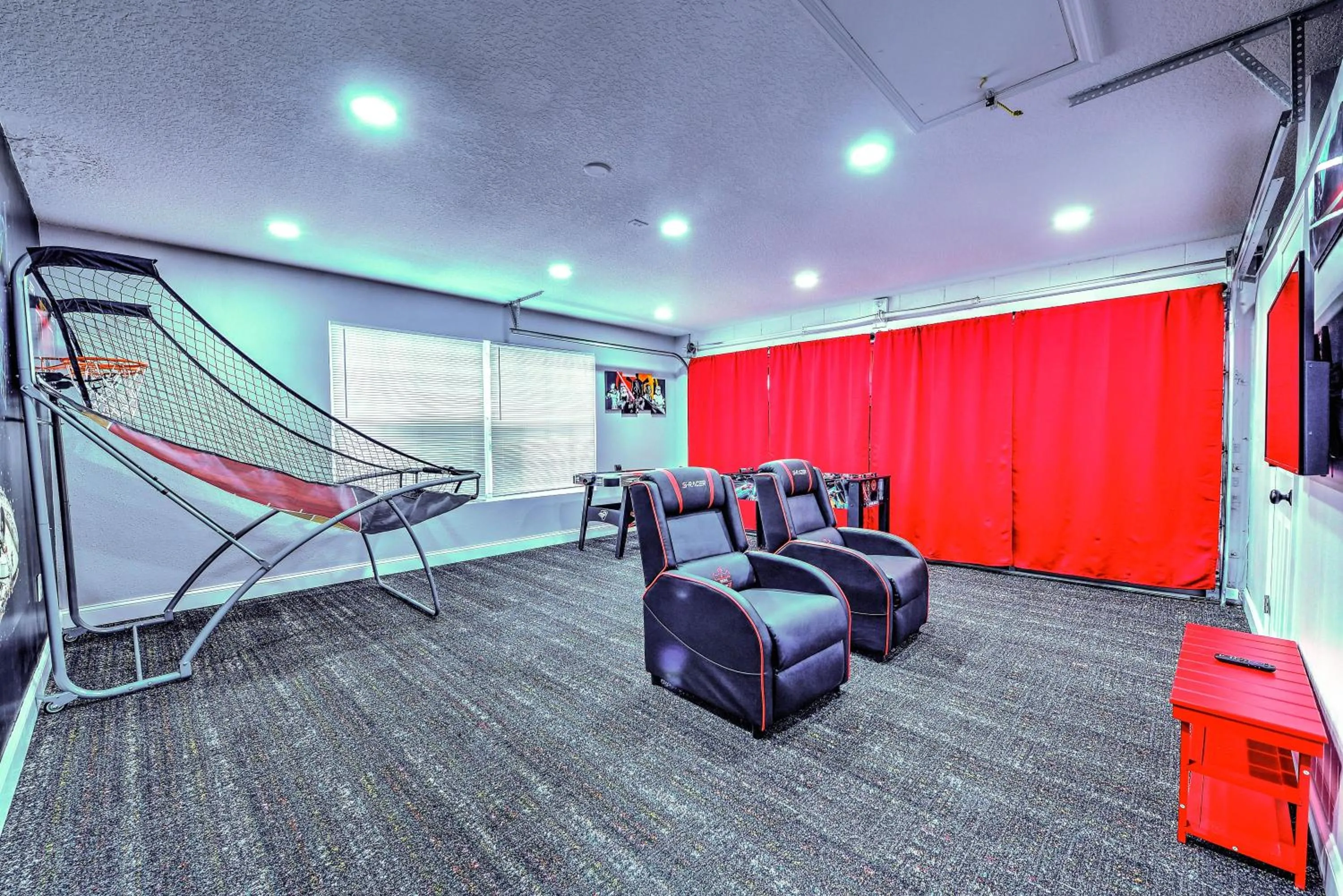 Property building in Private Pool, Game Room, Near Disney And Universal!!