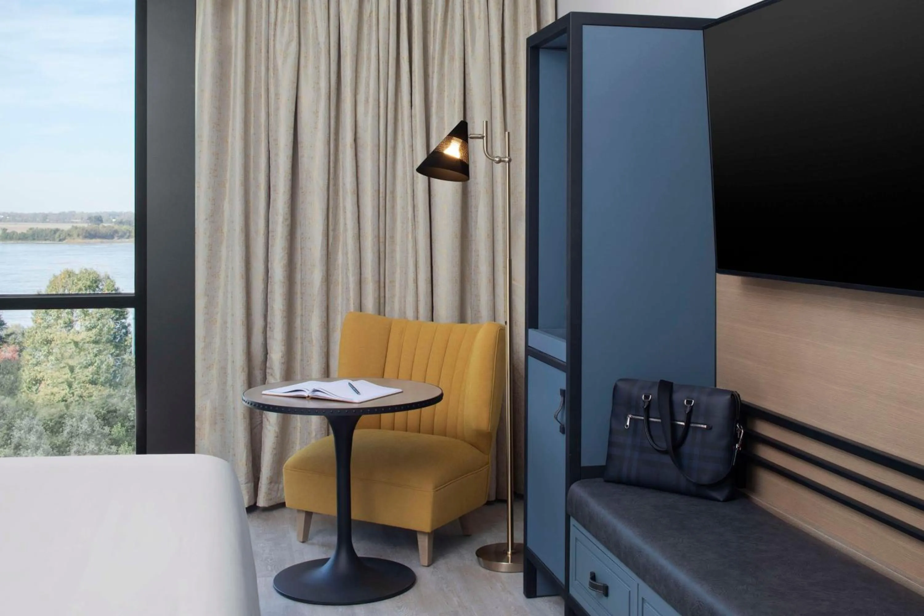 TV and multimedia in Hyatt Centric Beale Street Memphis