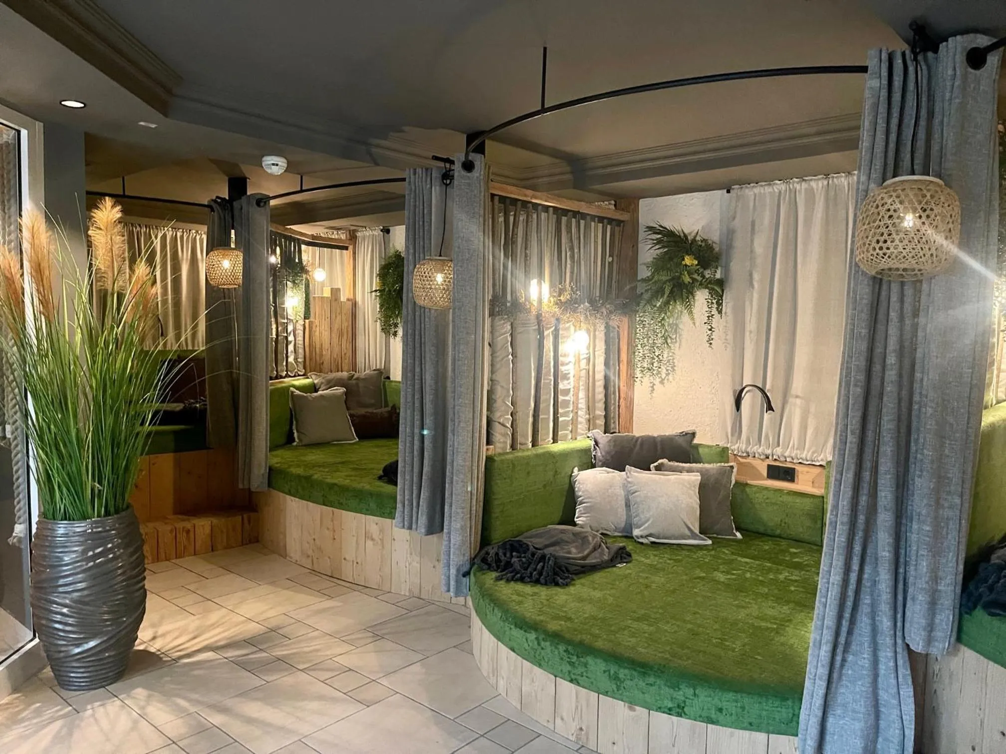 Spa and wellness centre/facilities, Bed in Superior Sport und Familienresort Alpenblick