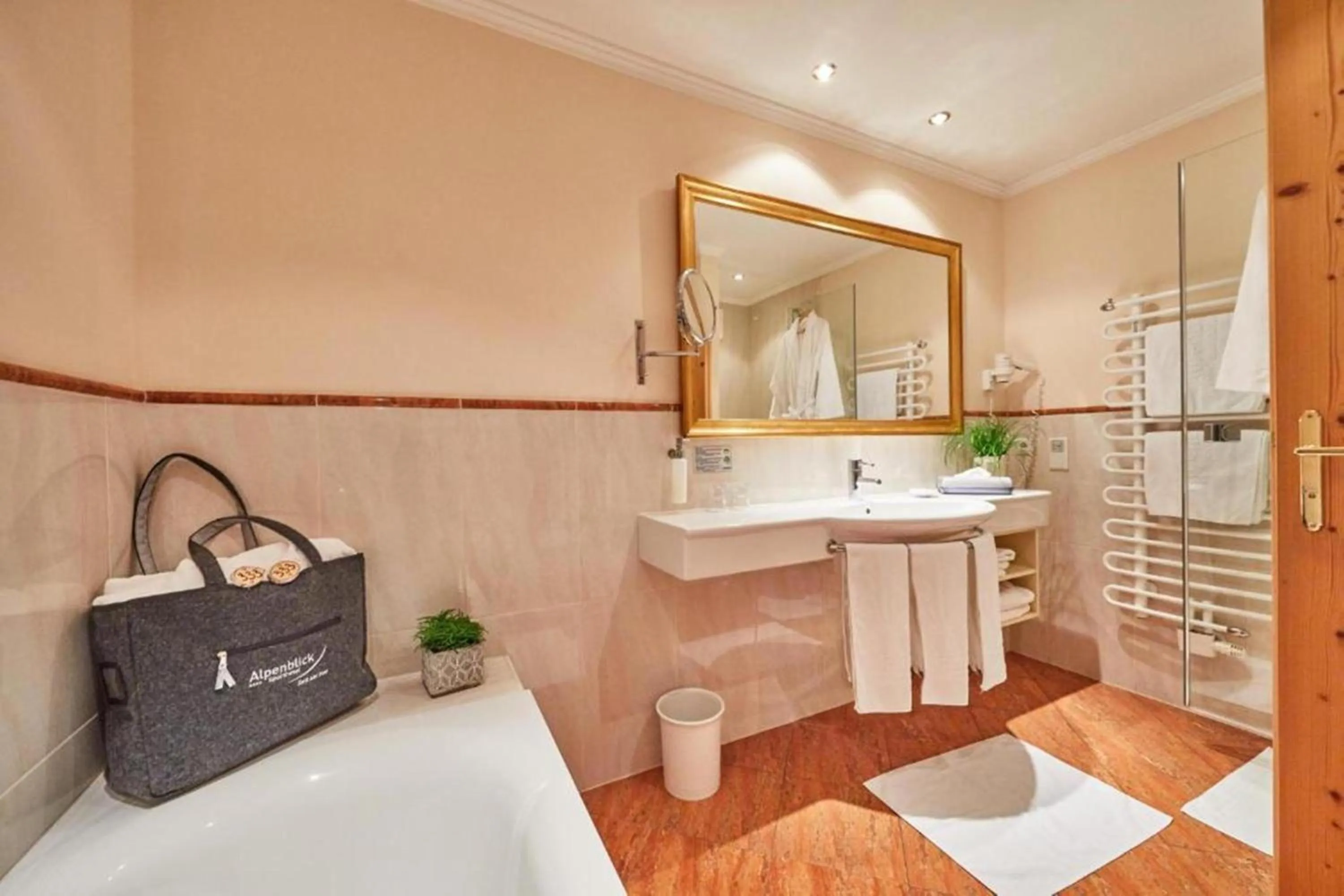 Bathroom in Superior Sport und Familienresort Alpenblick