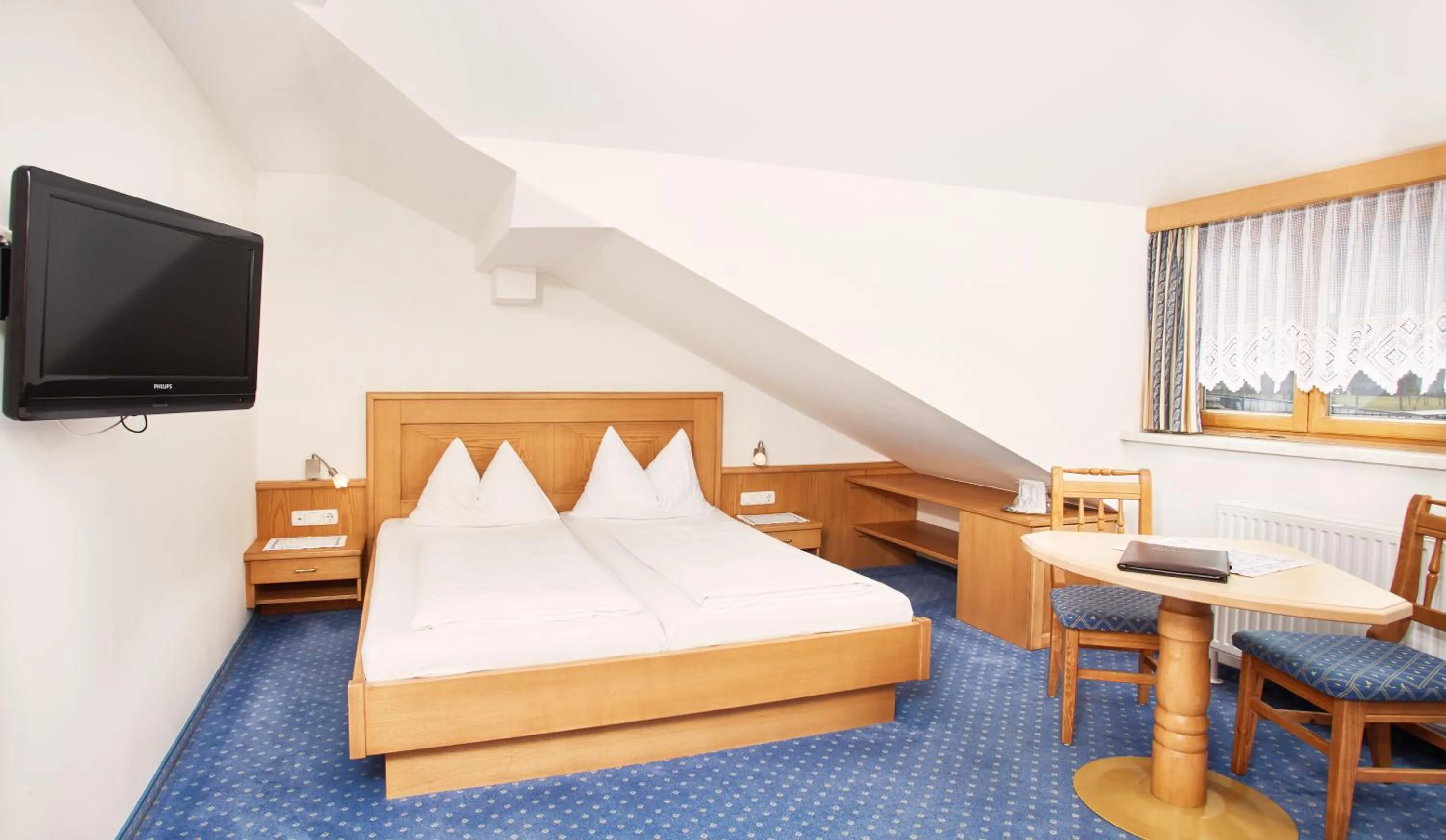 Photo of the whole room, Bed in Bloberger Hof