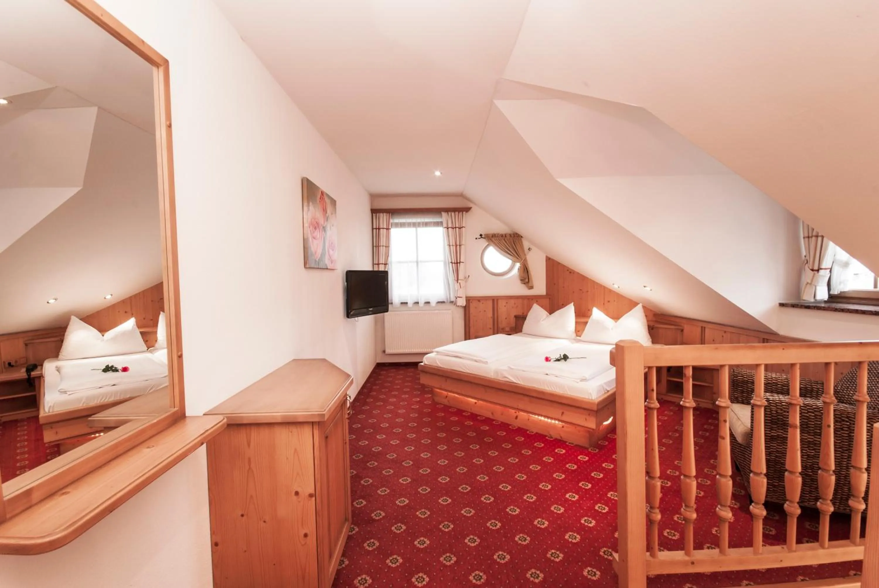 Photo of the whole room, Bed in Bloberger Hof