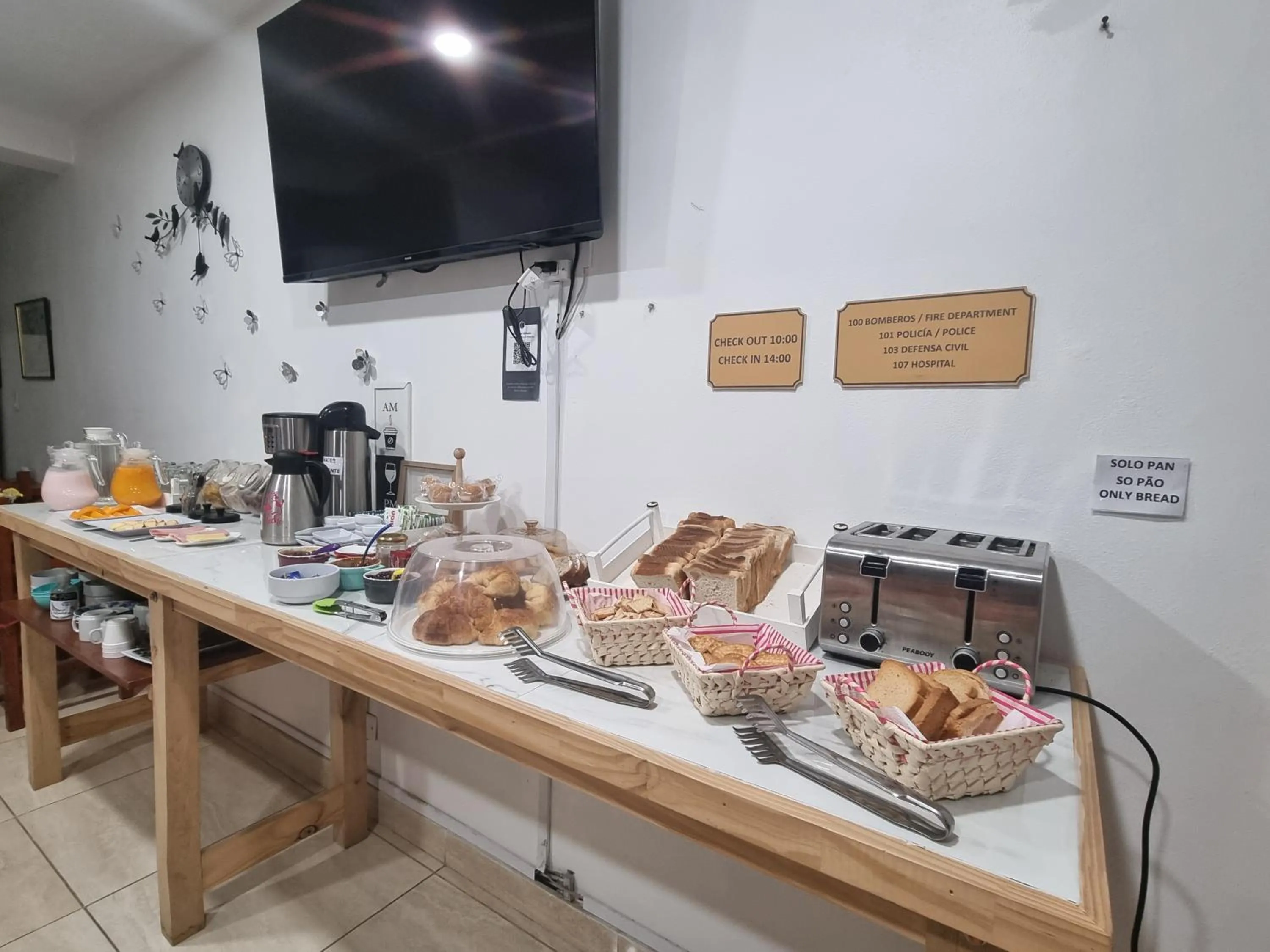 Continental breakfast in MS Hotel Campos 26