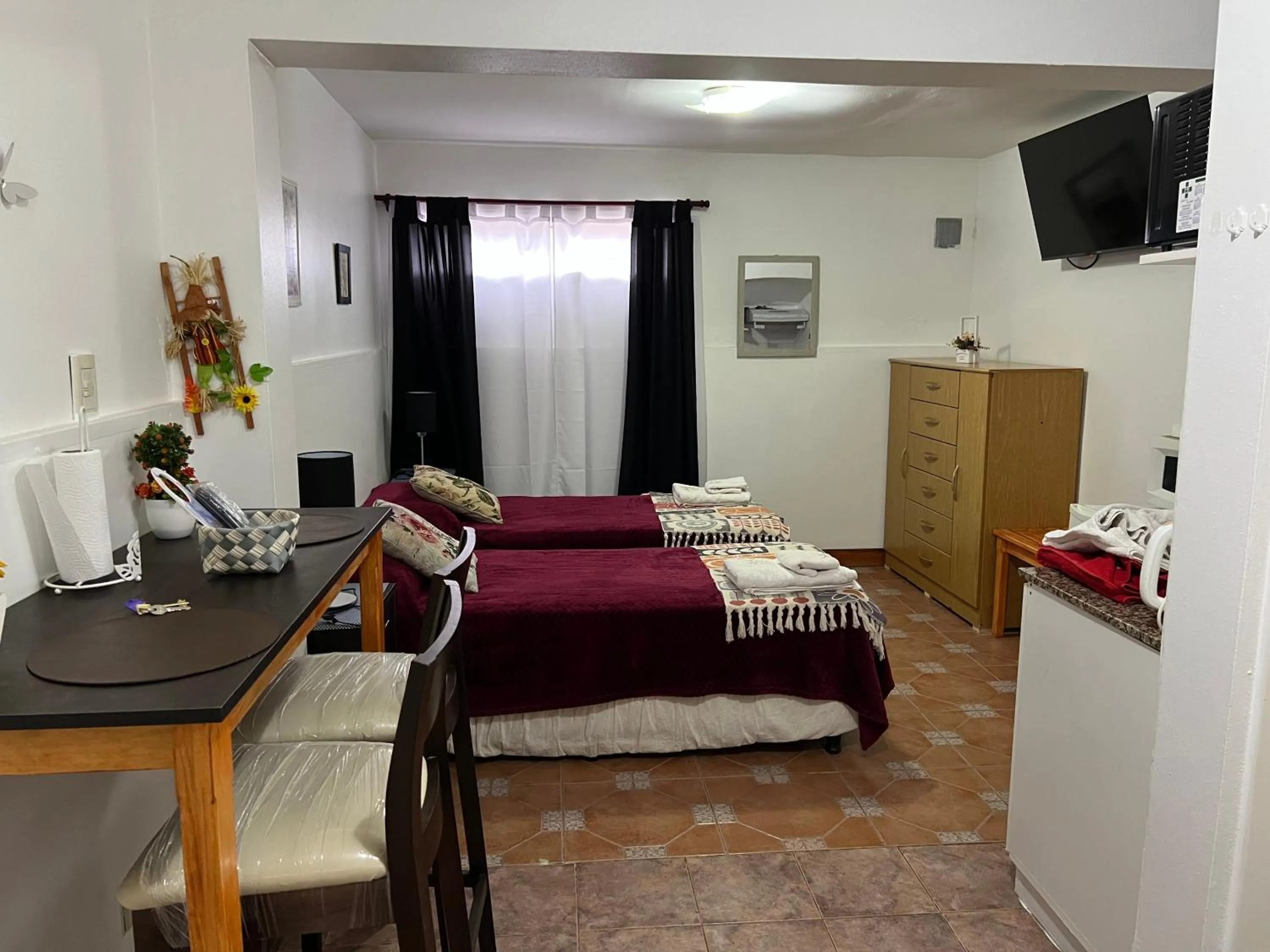 Photo of the whole room, Bed in MS Hotel Campos 26