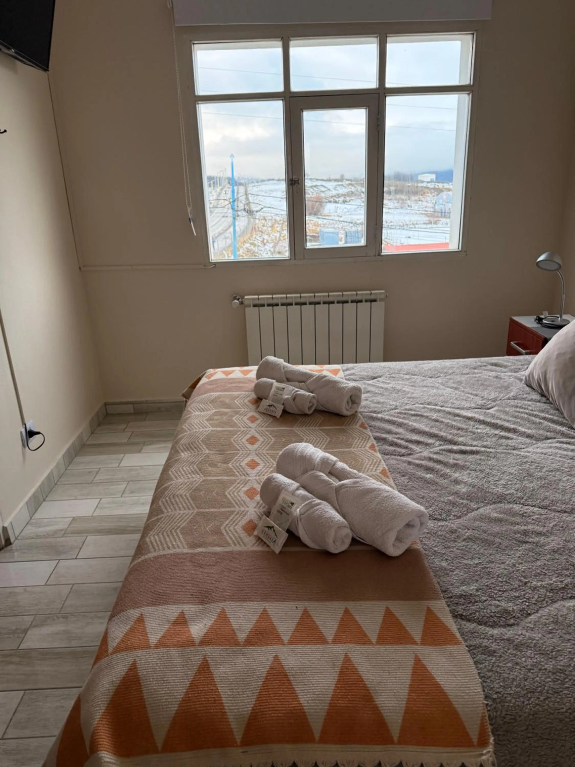 Photo of the whole room, Bed in MS Hotel Campos 26