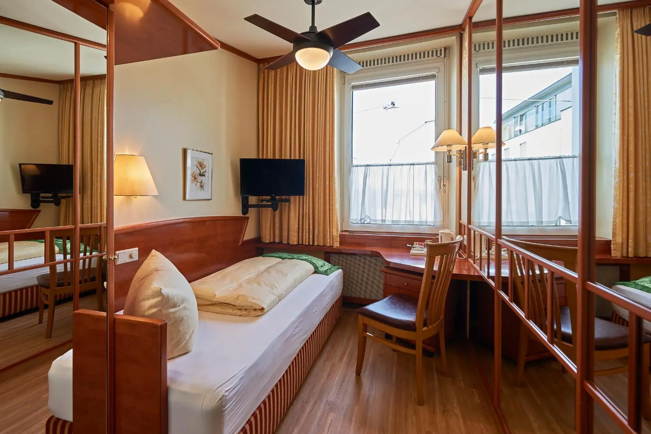 Economy Single Room in Hotel Garni Bodensee Economy Single Room in Hotel Garni Bodensee