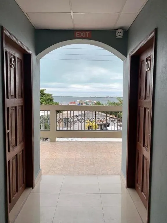 Hotel Coastalbay 2 & Golf Cart Rental