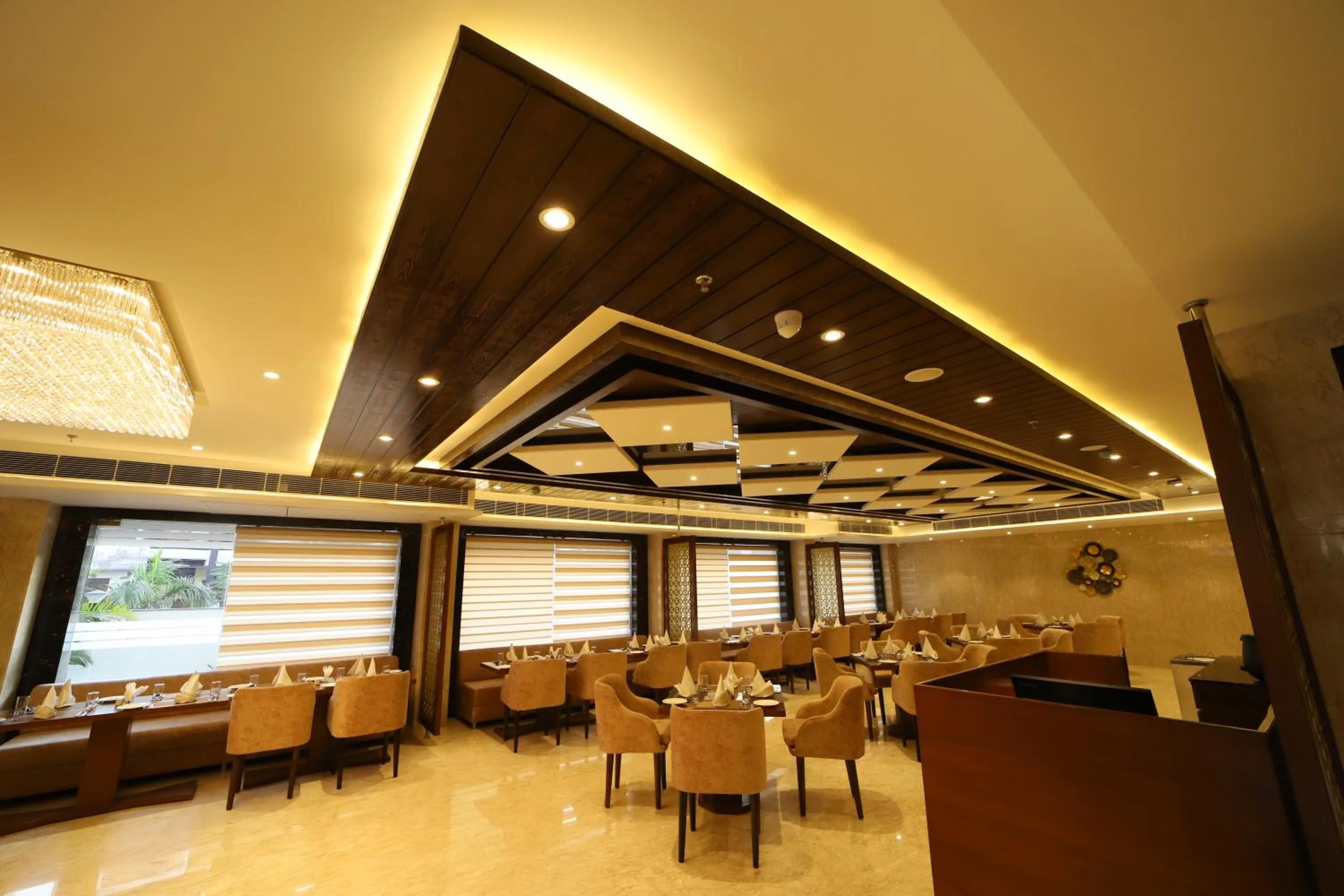 Restaurant/places to eat in Hotel DVIJ INN