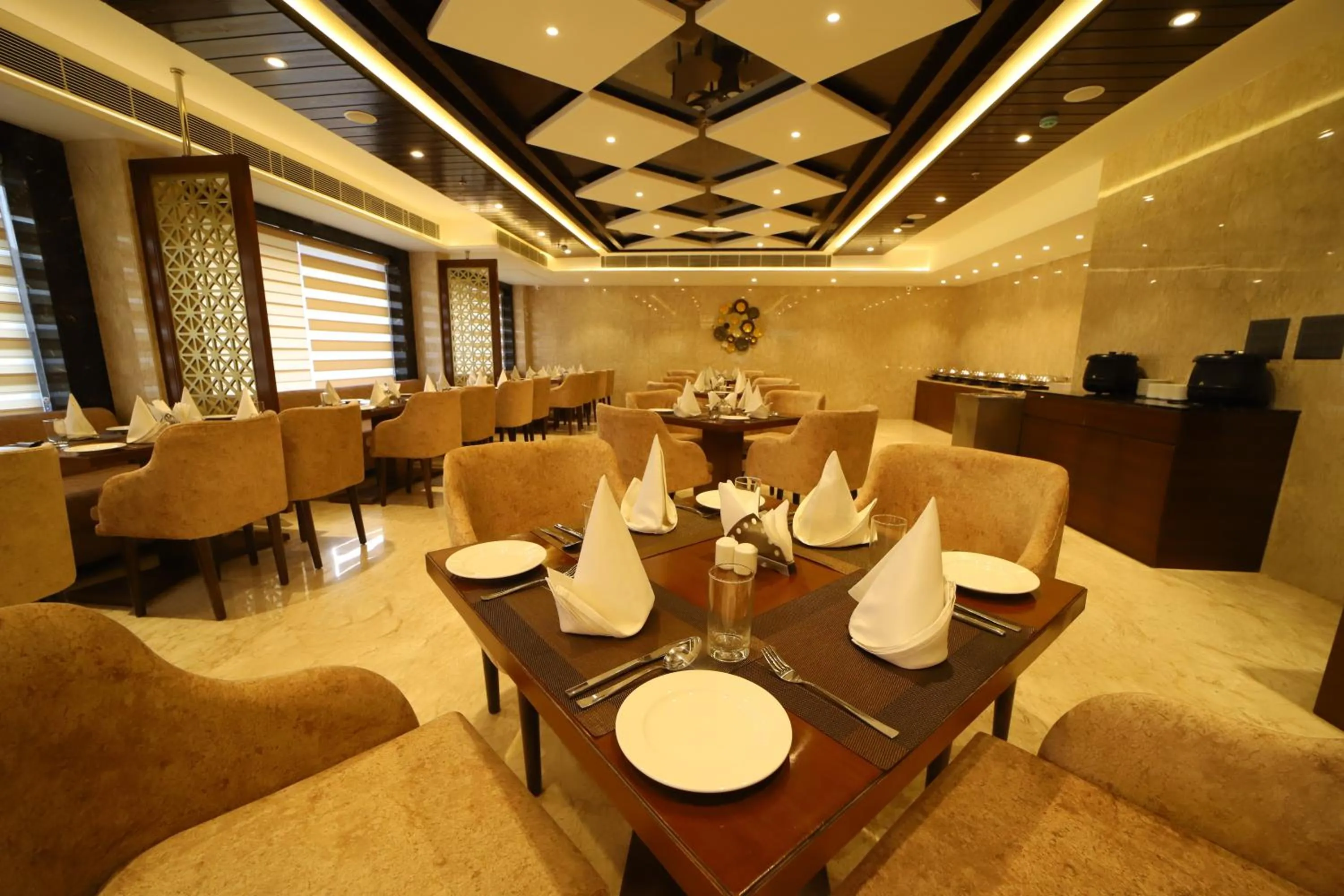 Restaurant/places to eat in Hotel DVIJ INN