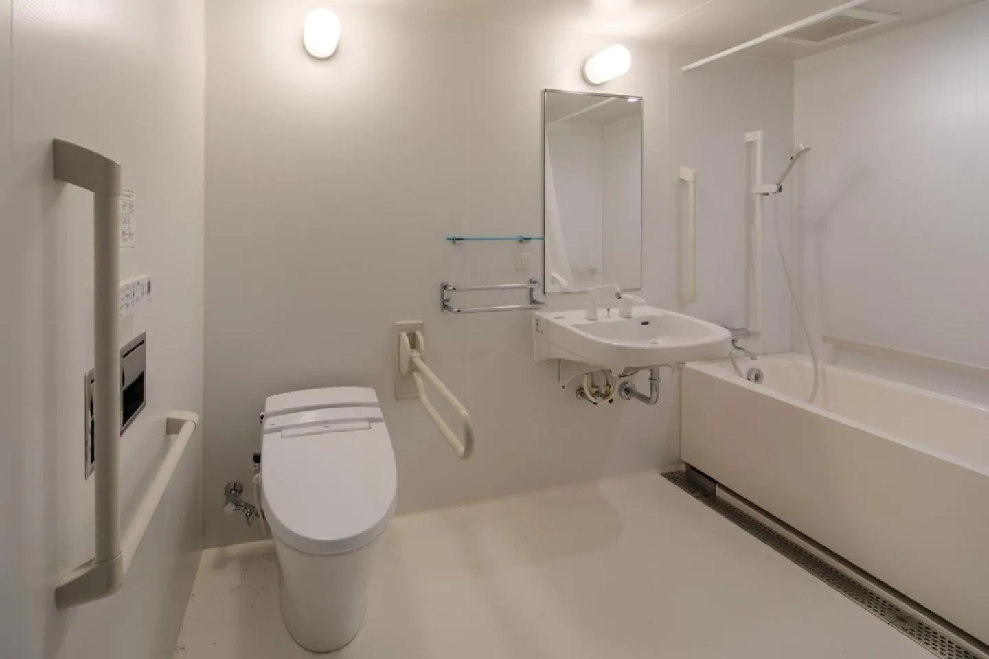 Bathroom in Hotel Elite Kyoto Staion ---- Previous Kyoto City Gardens Hotel