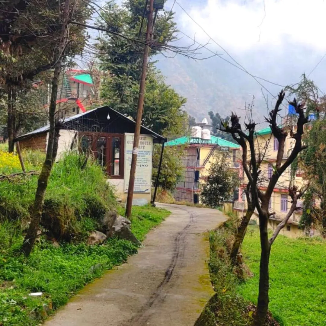 Facade/entrance, Property Building in Sunrise House