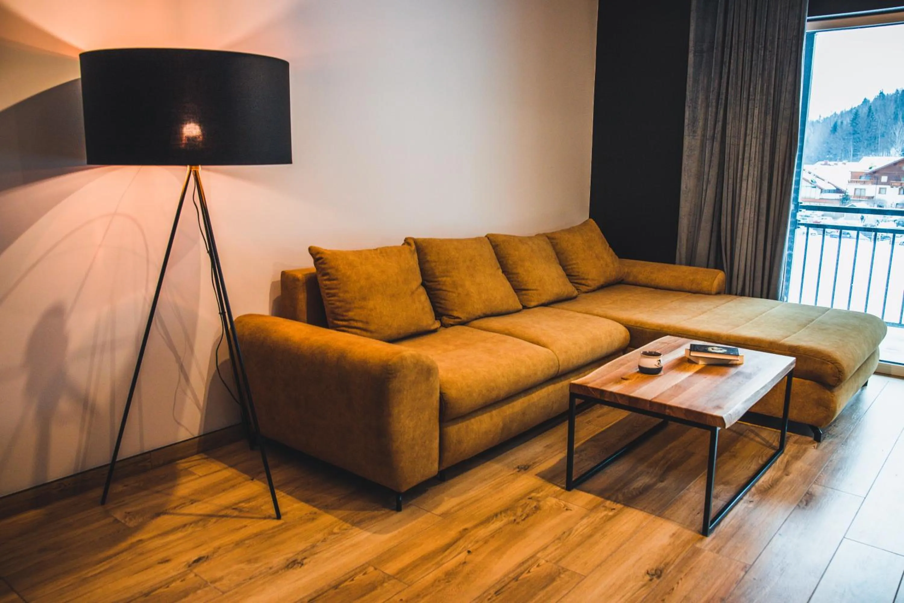 Communal lounge/ TV room in Apartamenty Pod Stokiem 200 m do kolejki Na Skrzyczne - szczyrk apartamenty