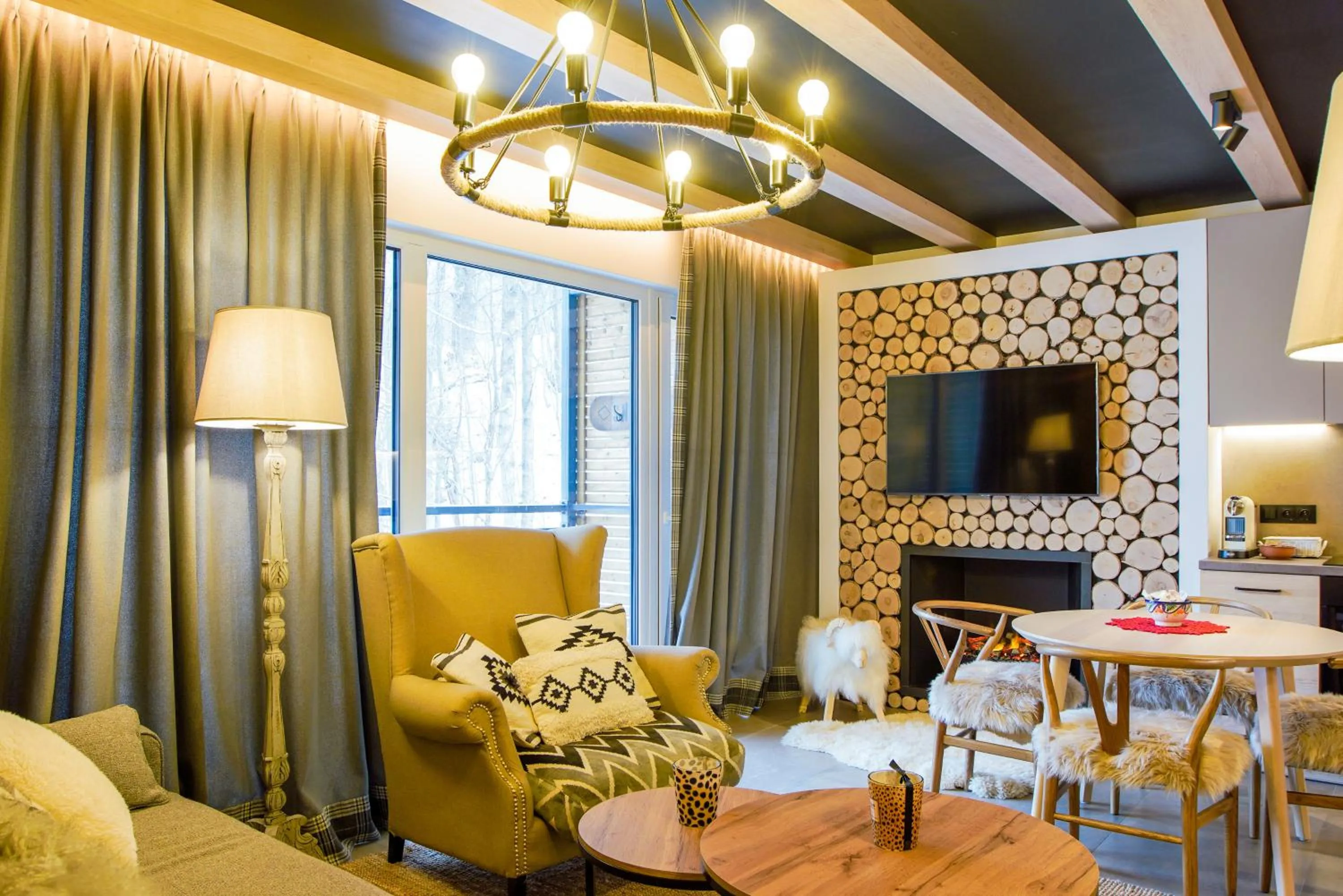 flat iron in Apartamenty Pod Stokiem 200 m do kolejki Na Skrzyczne - szczyrk apartamenty