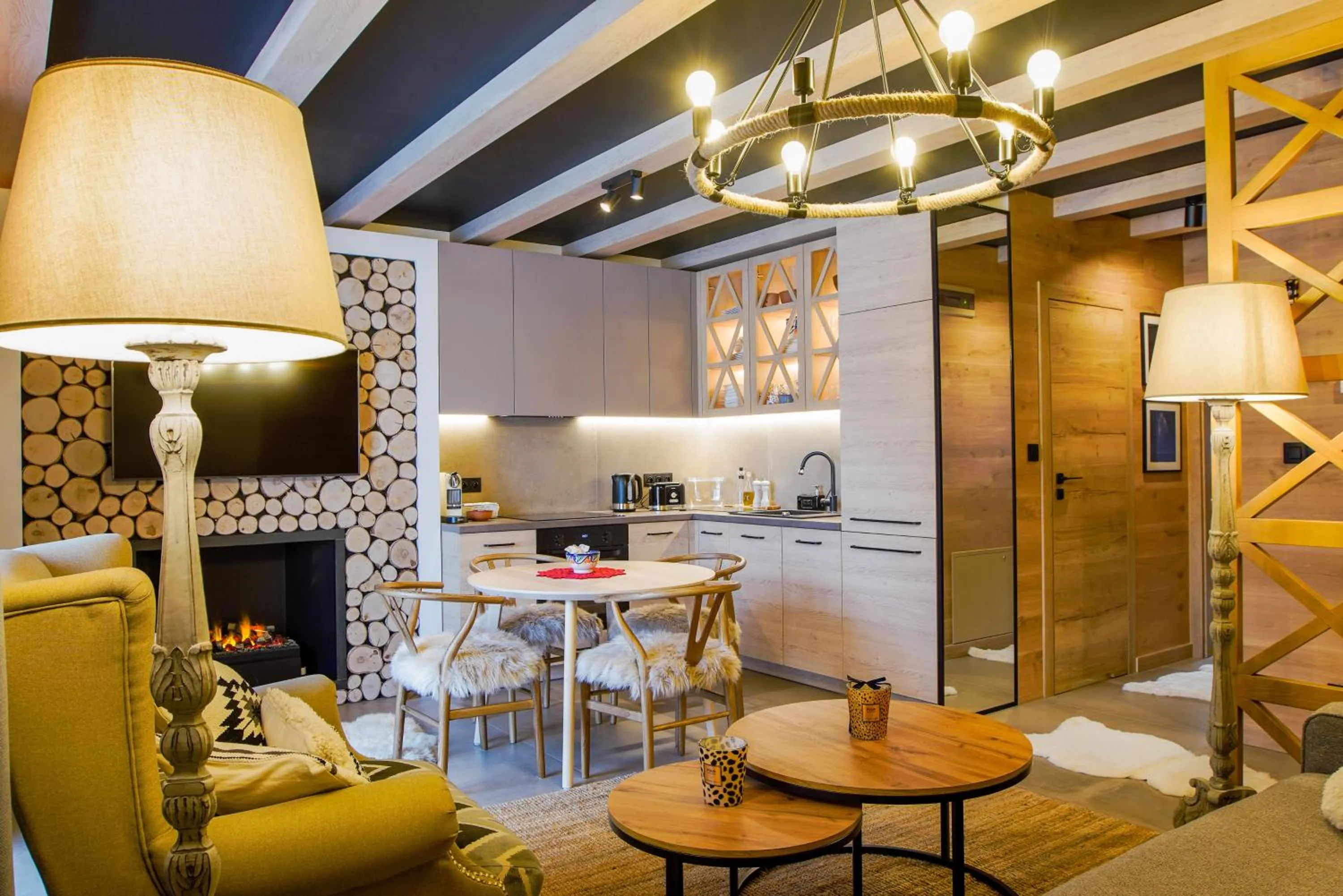 flat iron in Apartamenty Pod Stokiem 200 m do kolejki Na Skrzyczne - szczyrk apartamenty