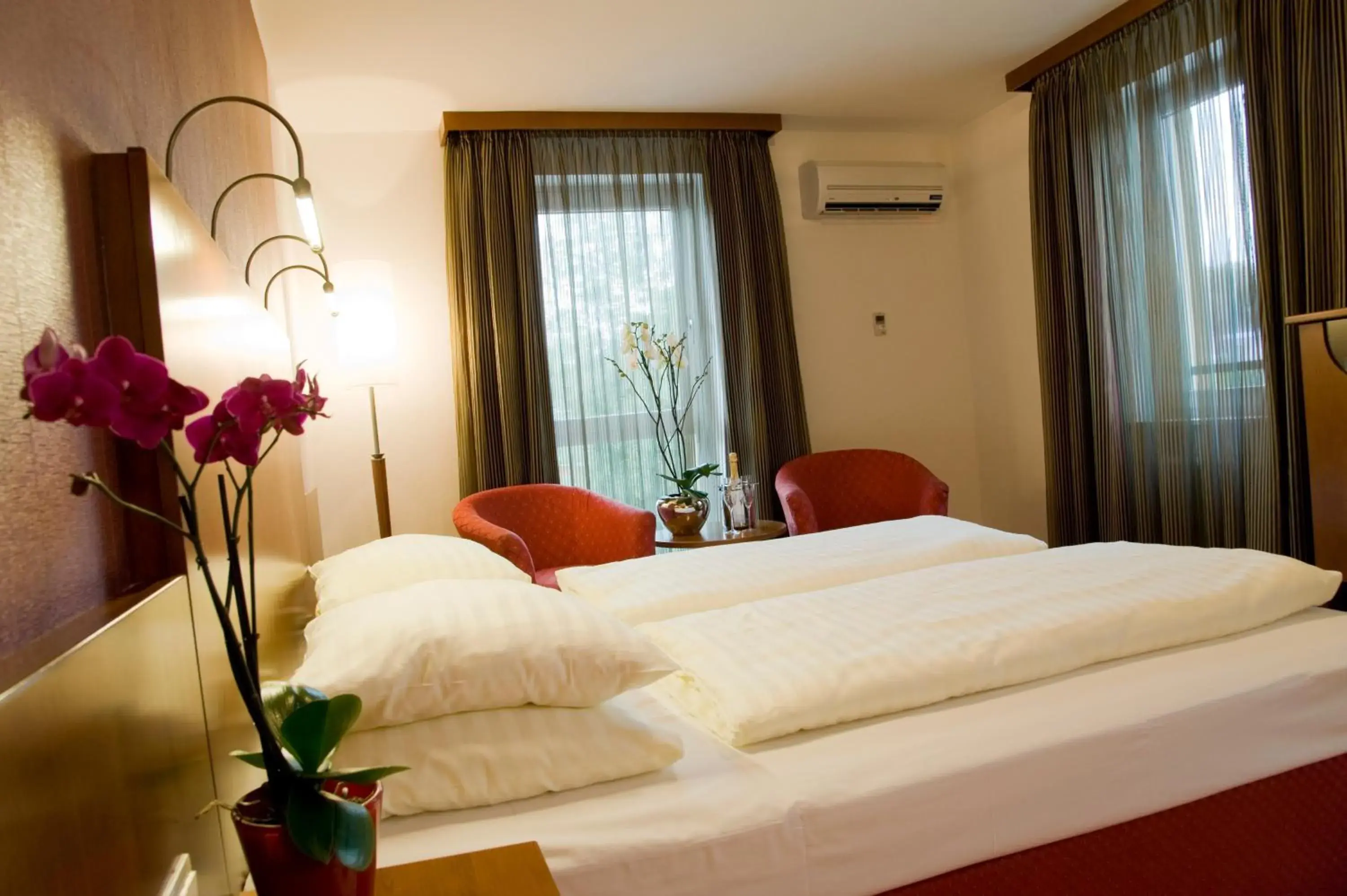Deluxe Double Room in Hotel Via Roma Deluxe Double Room in Hotel Via Roma