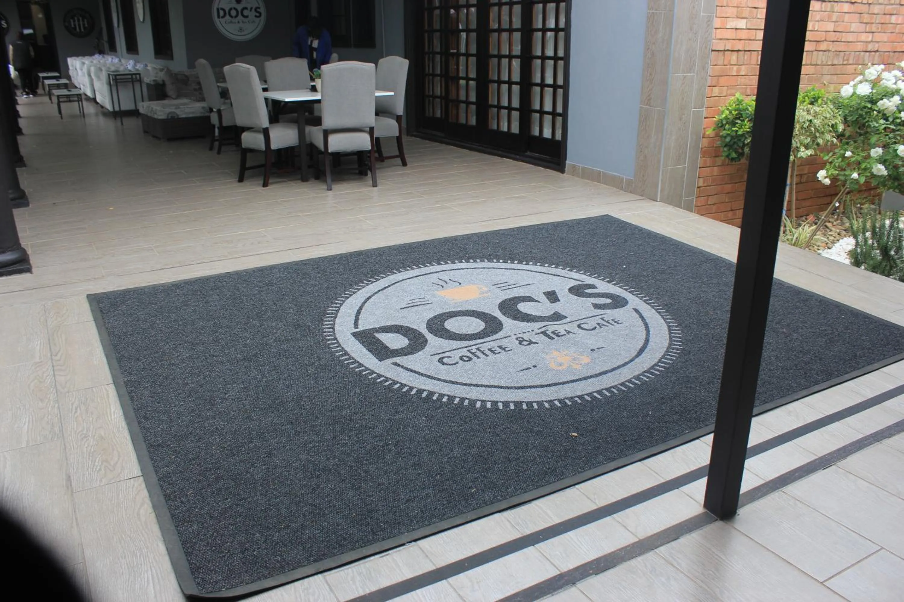 Restaurant/places to eat in Halfway House Hotel