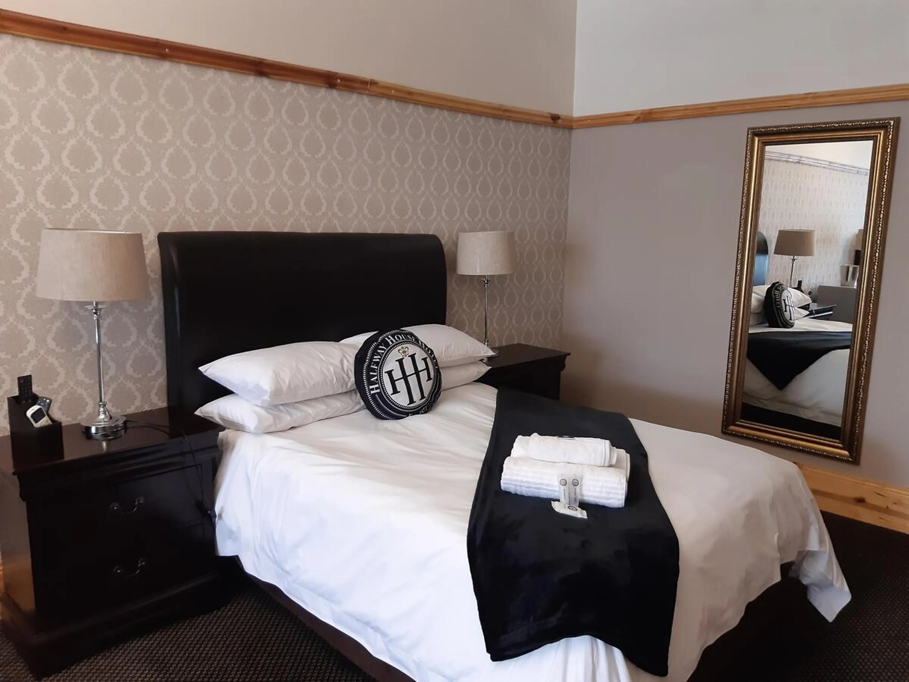 Bed in Halfway House Hotel