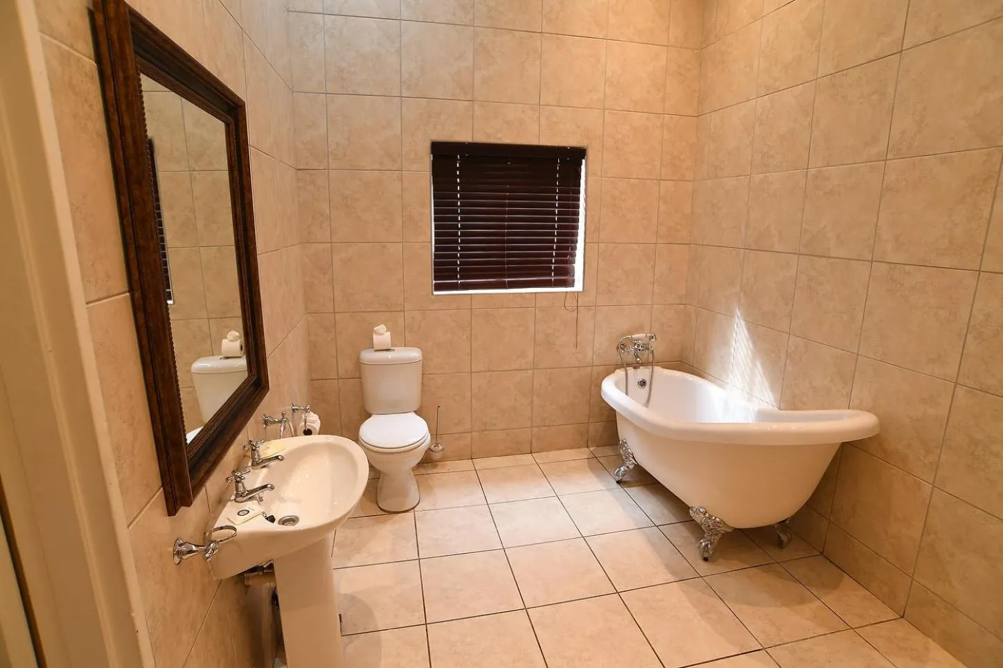 Bathroom in Halfway House Hotel