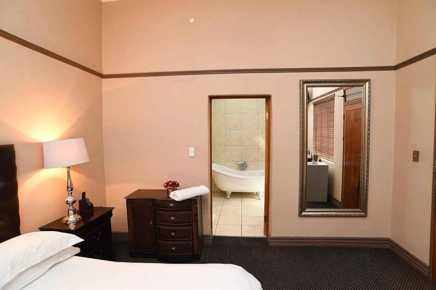 Bathroom in Halfway House Hotel