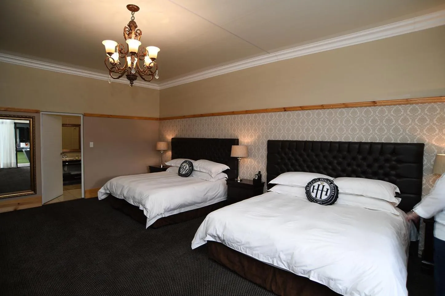 Bedroom in Halfway House Hotel