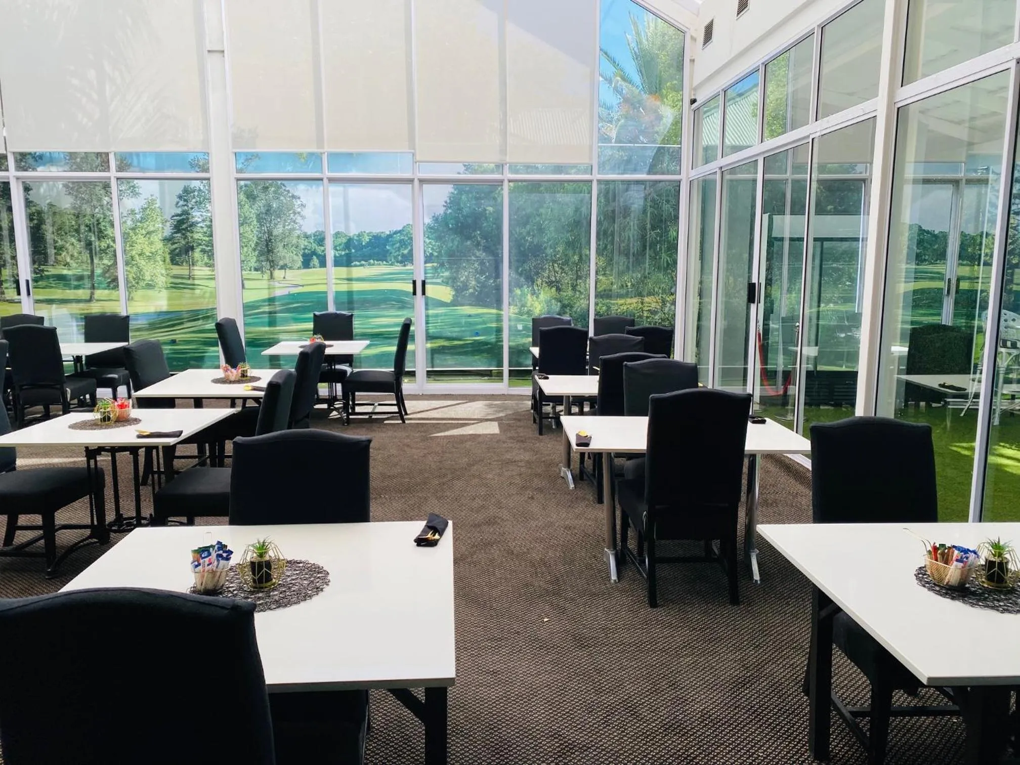 Restaurant/places to eat in Halfway House Hotel