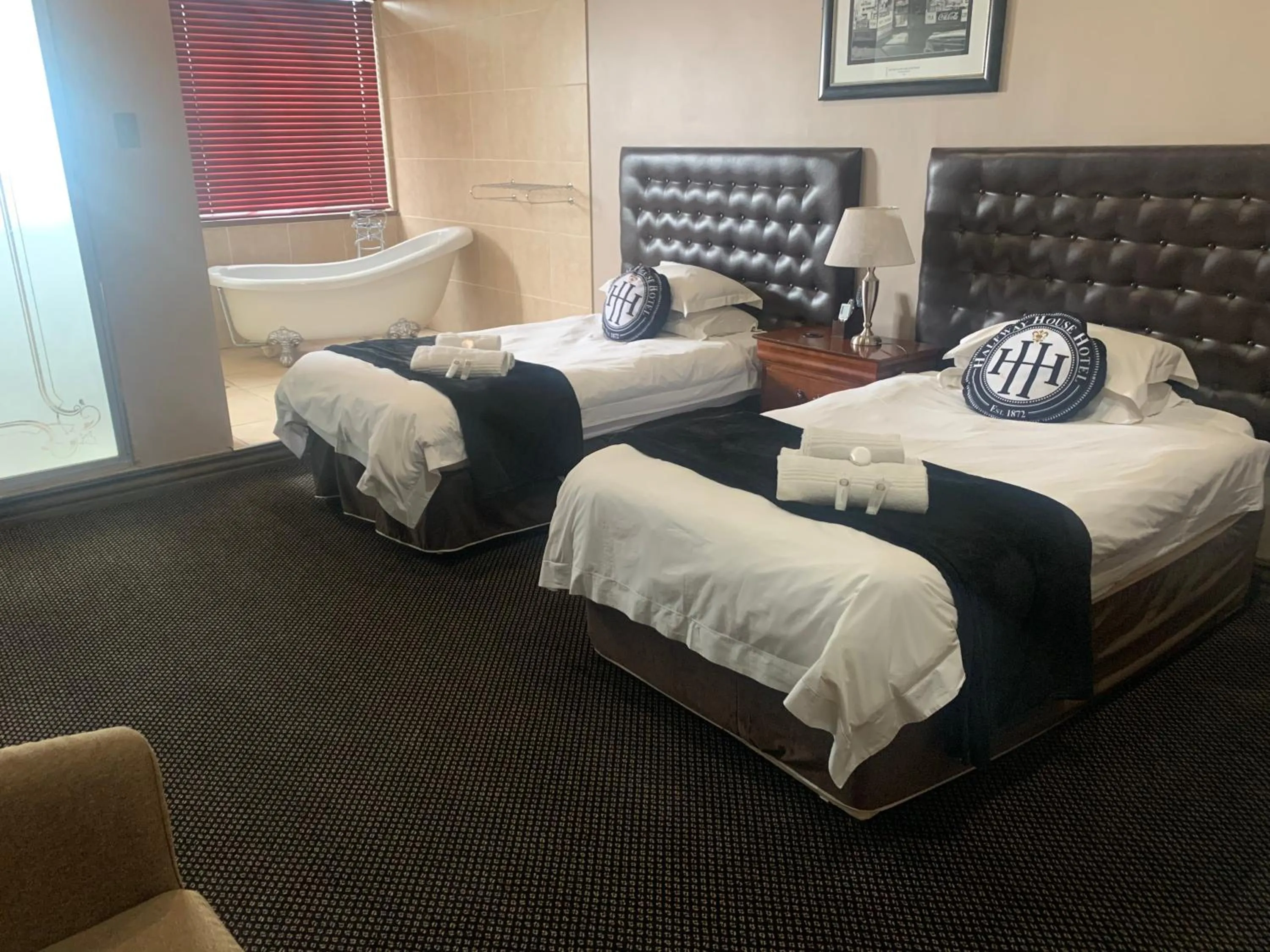 Bathroom in Halfway House Hotel