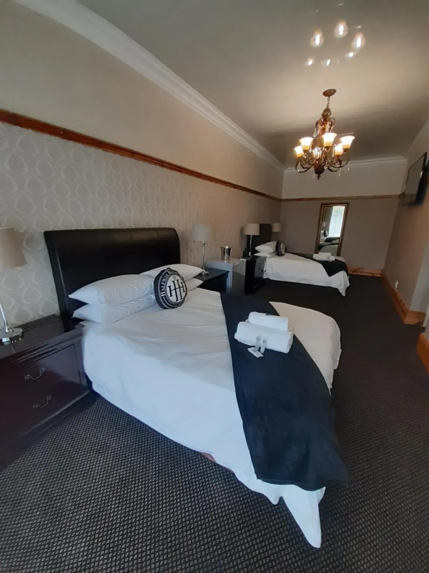 Deluxe Double Room in Halfway House Hotel Deluxe Double Room in Halfway House Hotel