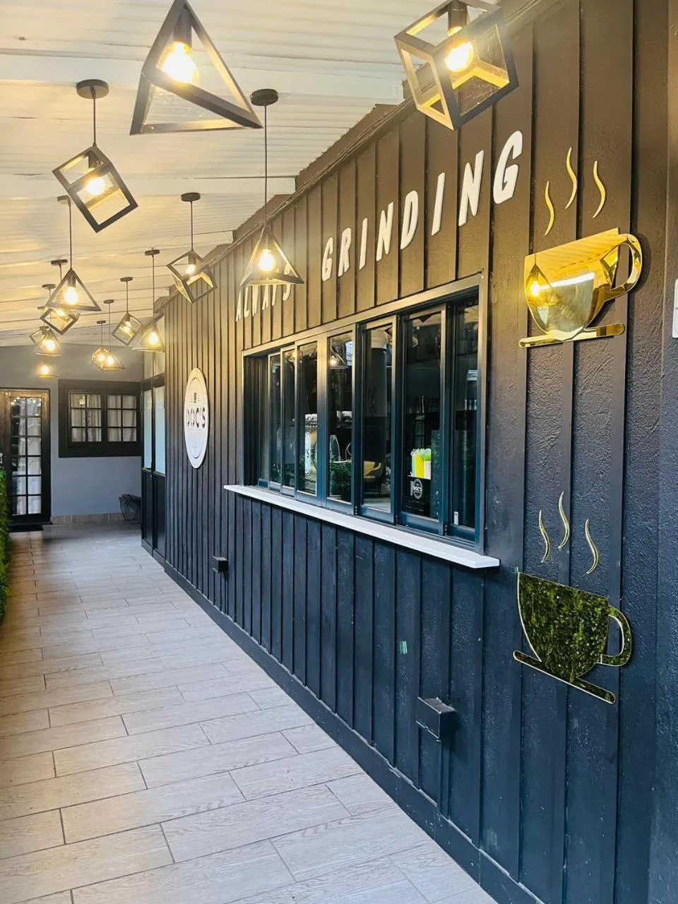 Restaurant/places to eat in Halfway House Hotel