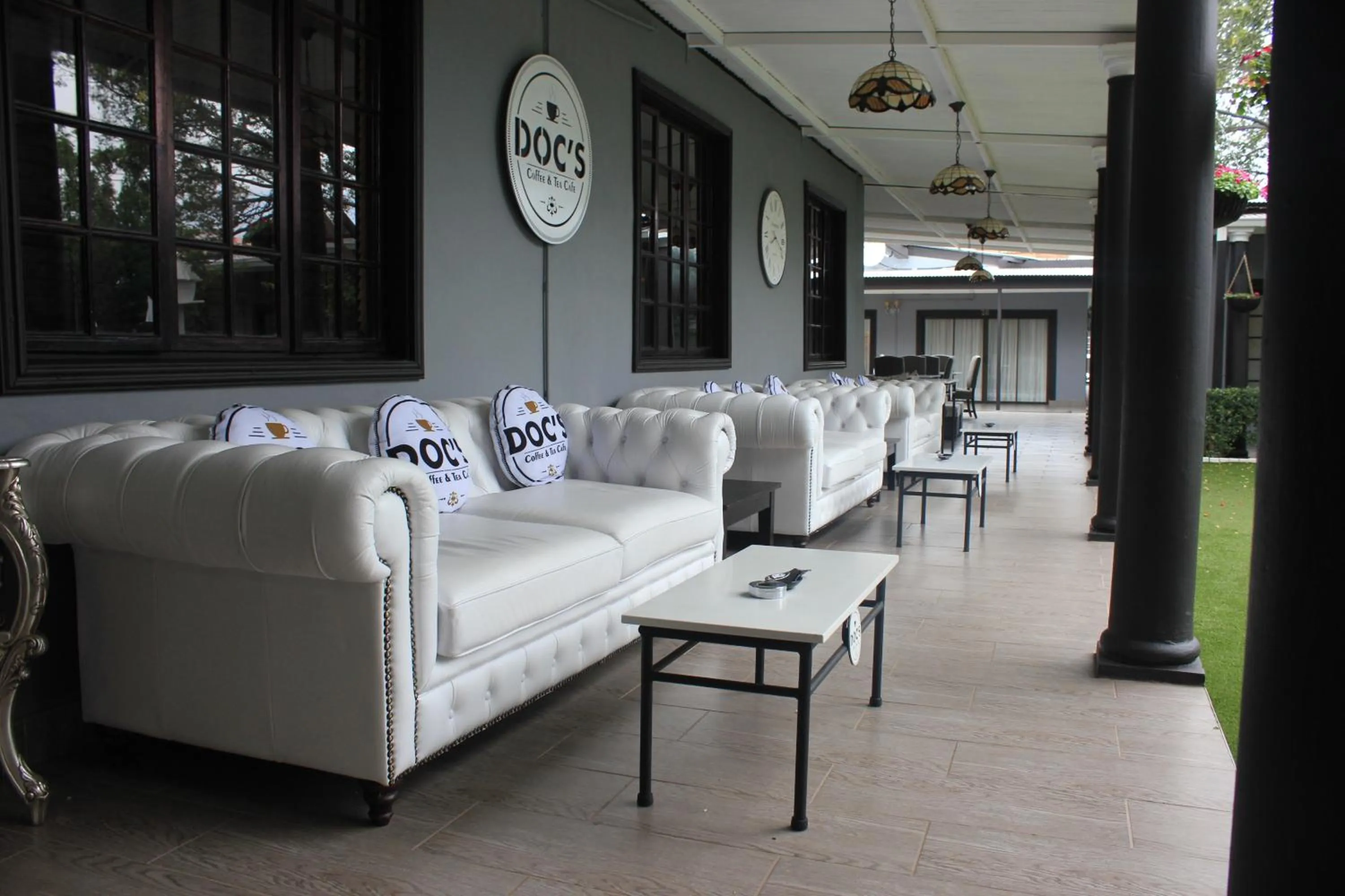 Restaurant/places to eat in Halfway House Hotel