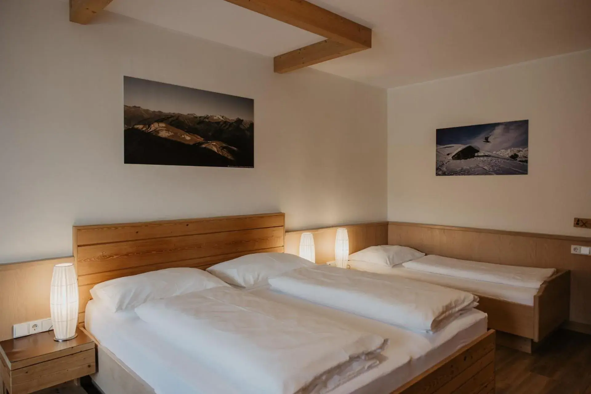 Triple Room in Parkhotel Matrei Triple Room in Parkhotel Matrei