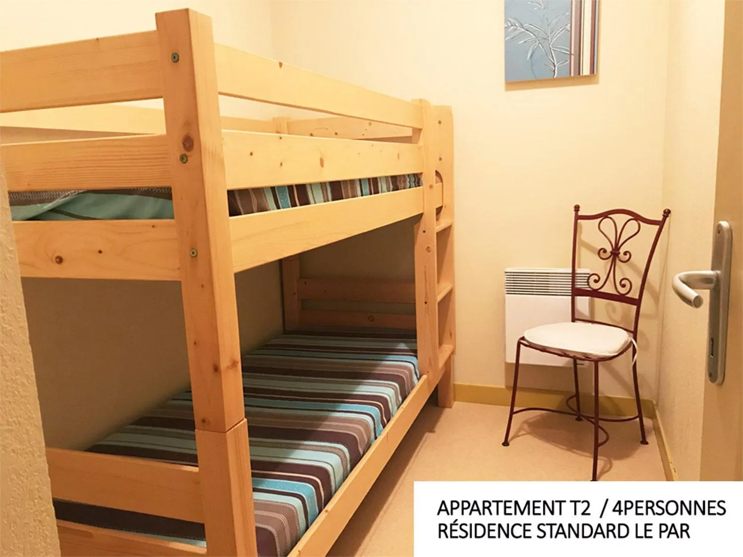 Bed in Coin d'Aubrac Hôtel Restaurant SPA de luxe