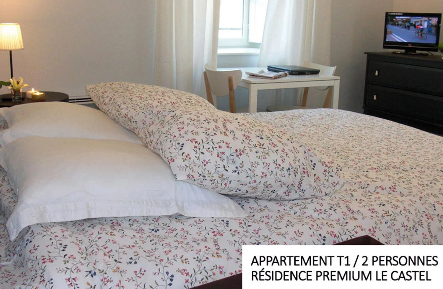 Bed in Coin d'Aubrac Hôtel Restaurant SPA de luxe