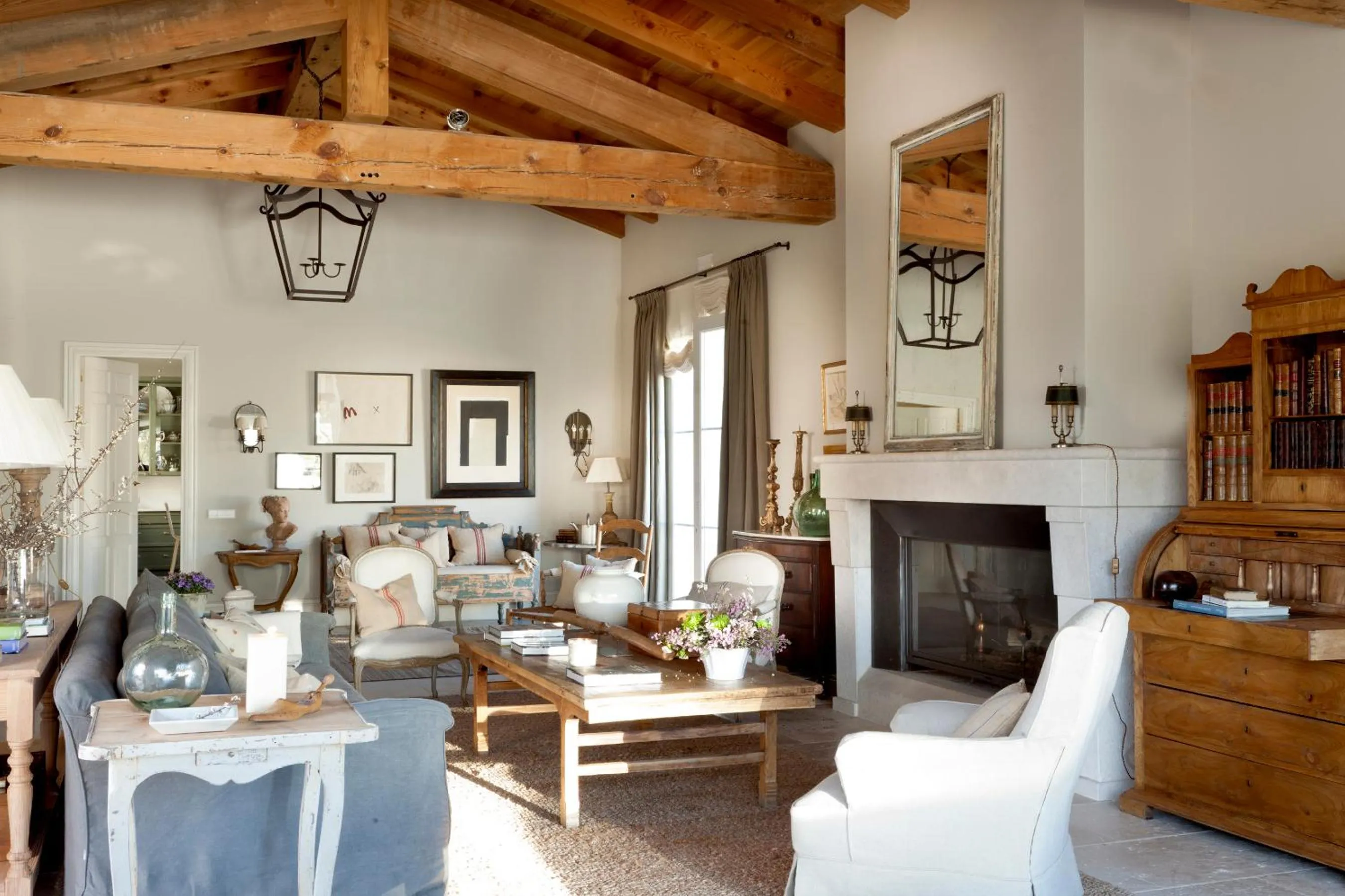 Lounge or bar in La Casa de los Tomillares