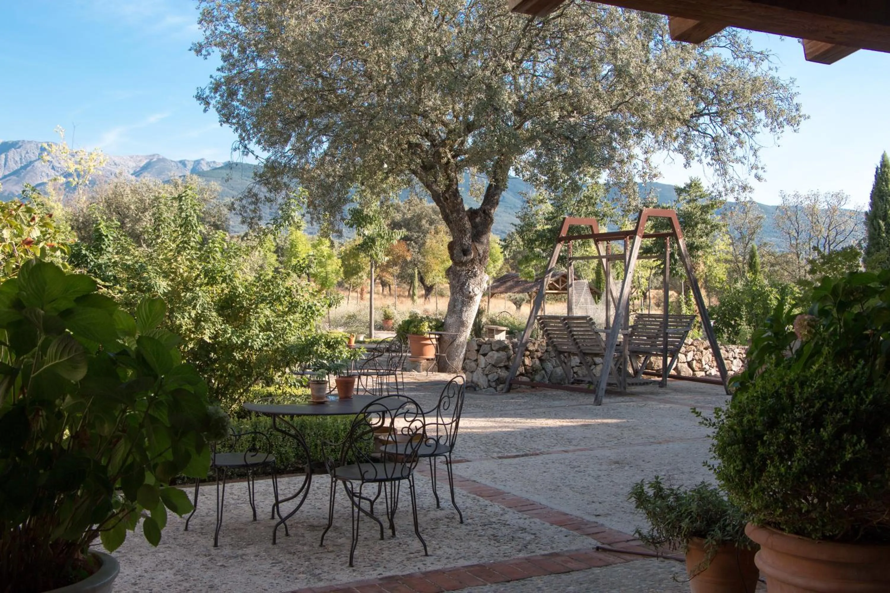 Garden view in La Casa de los Tomillares