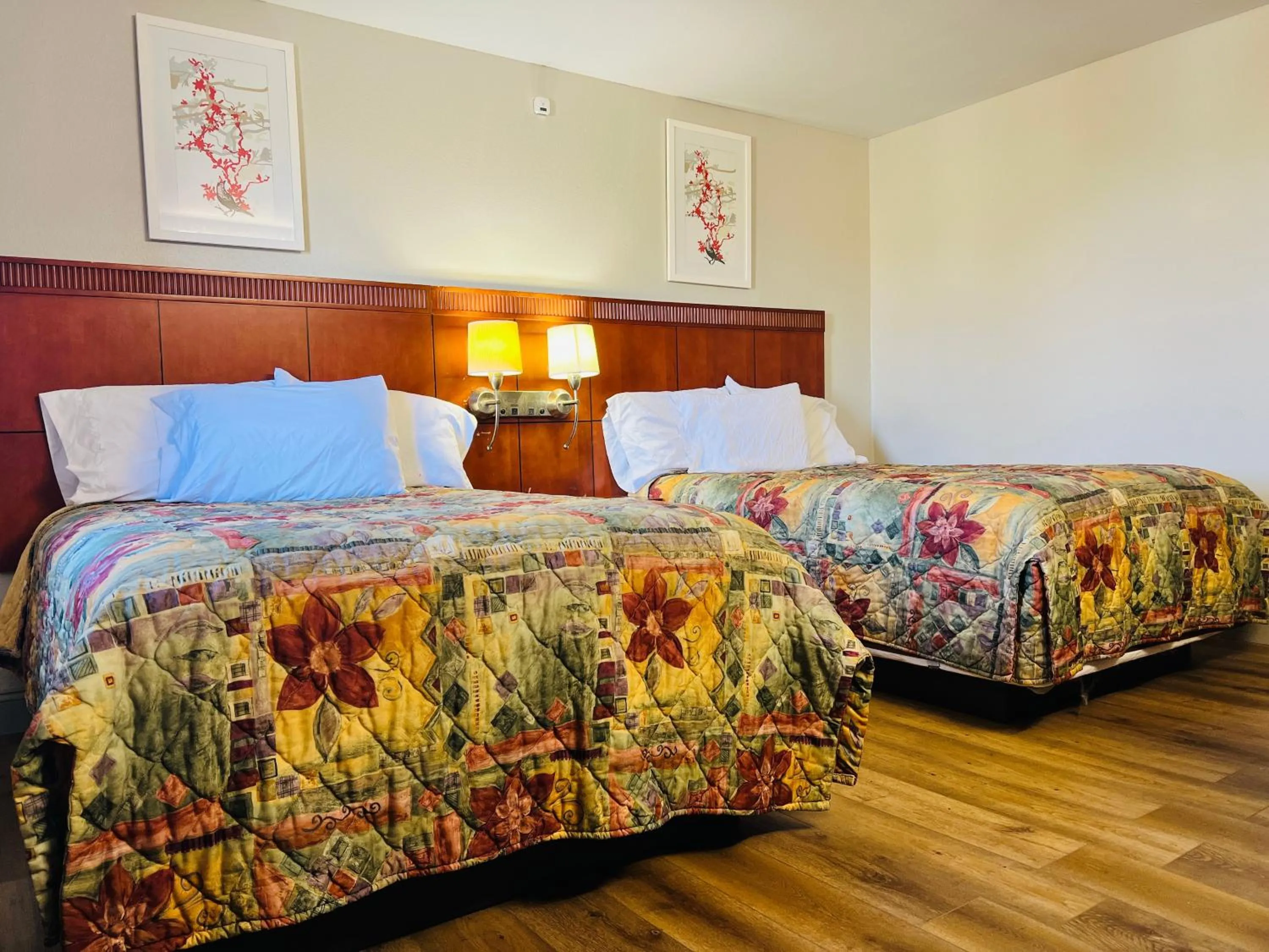 Bedroom in Rosewood Inn By OYO Union City I-69