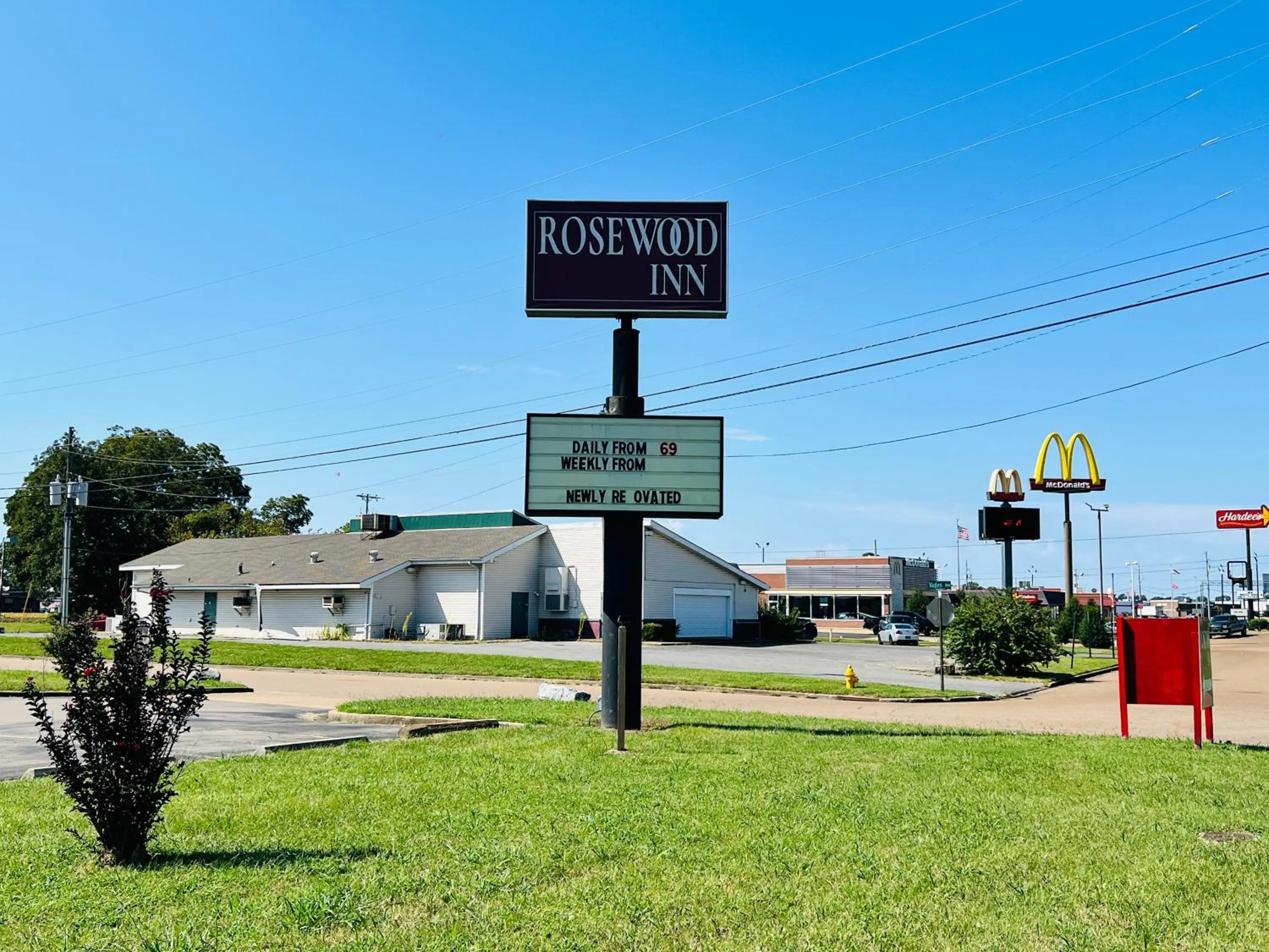 Facade/entrance in Rosewood Inn By OYO Union City I-69
