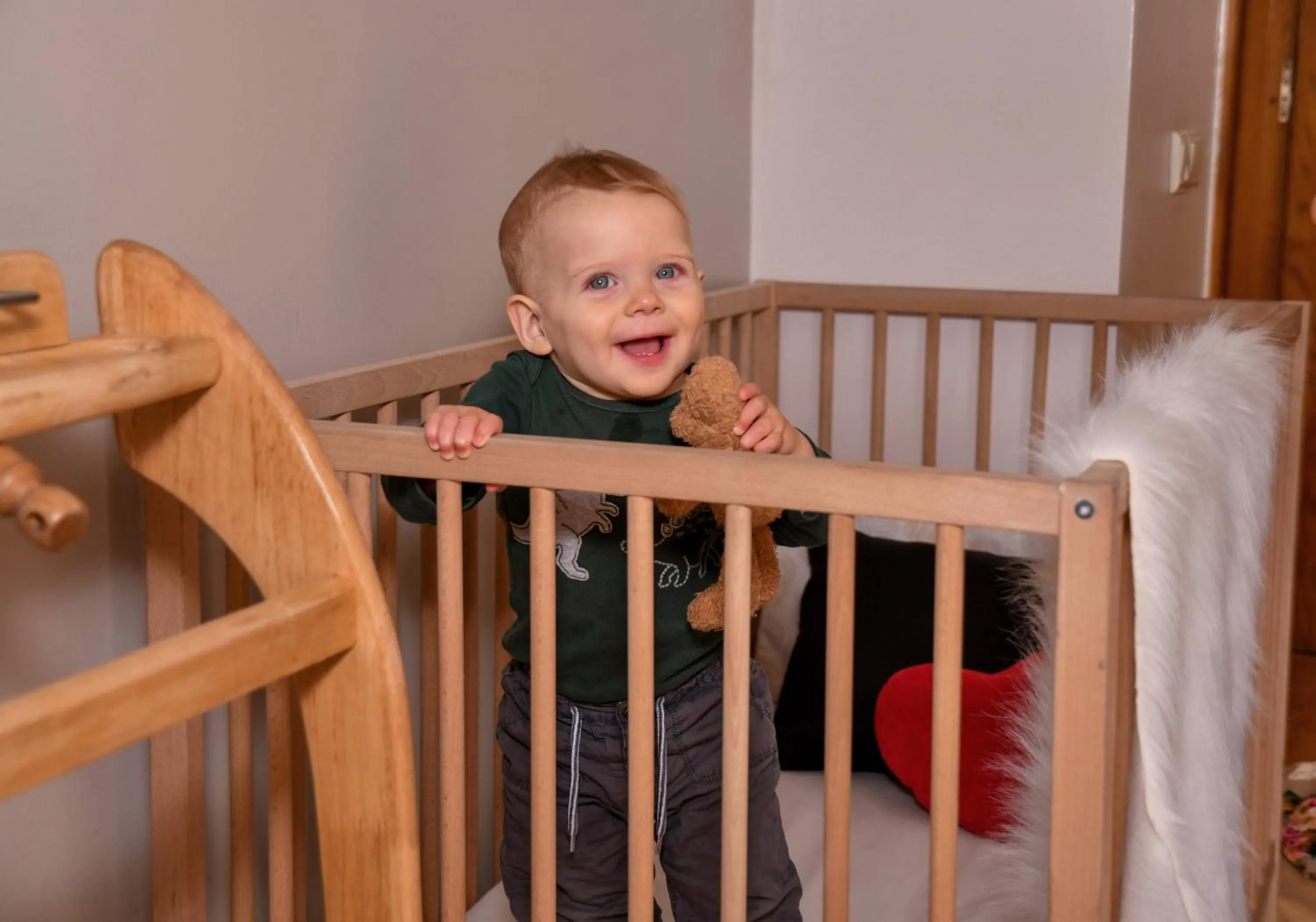 cot in Next Home - Airport