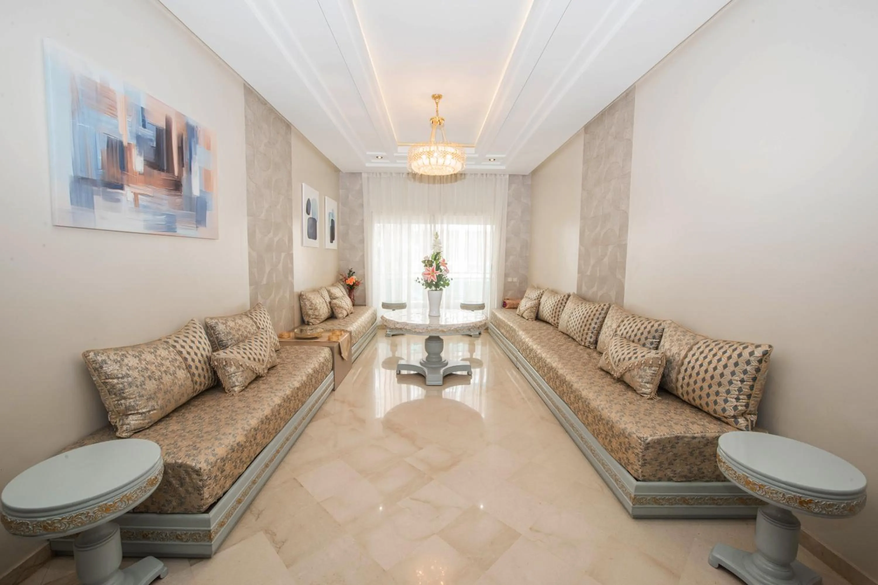 Guests in Next Home - Airport