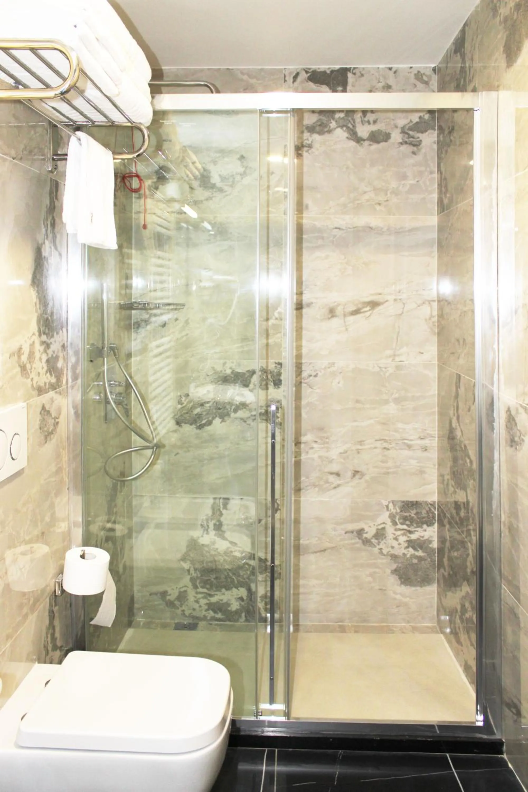 Bathroom in CSI Group - Hotel Metropoli