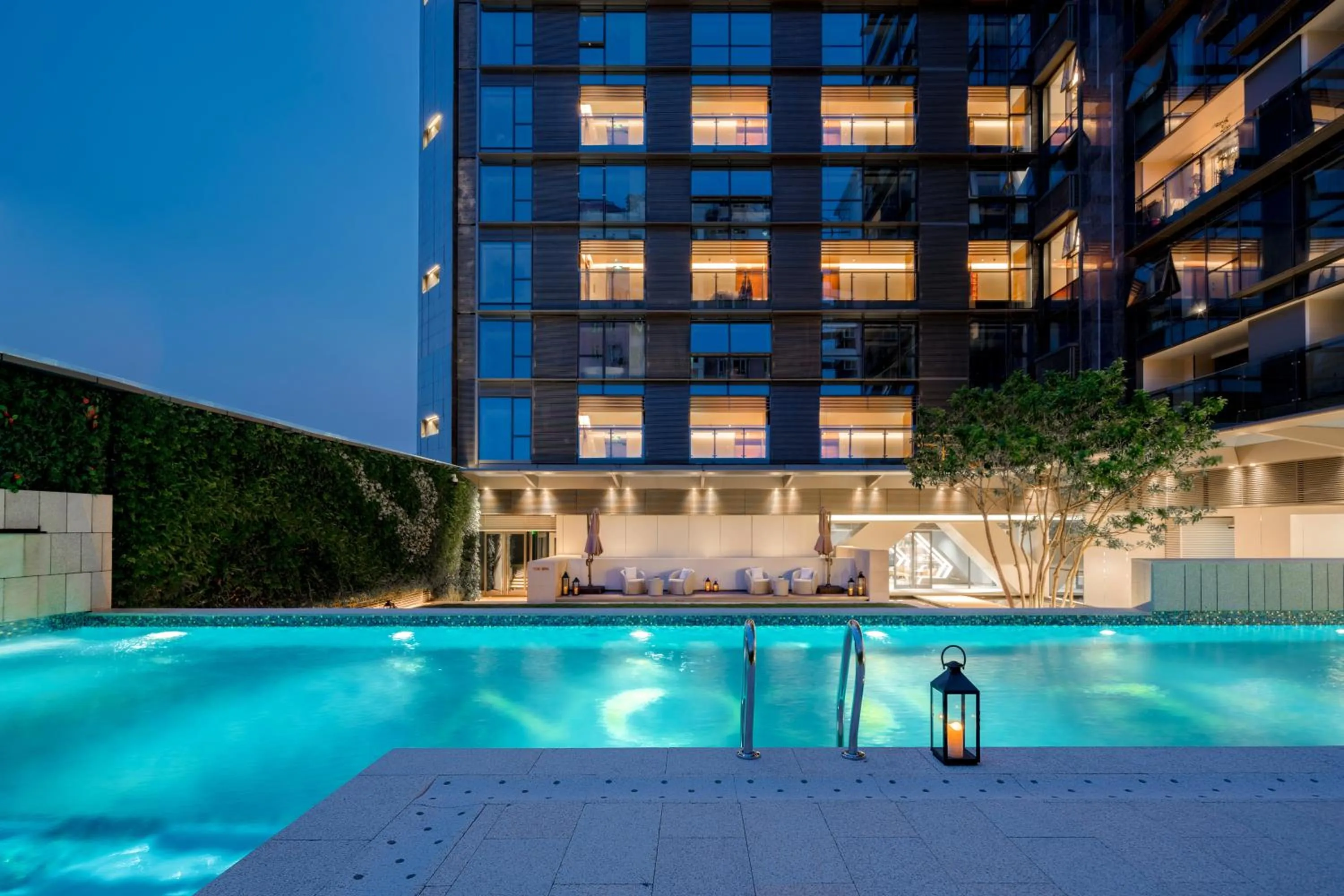 Swimming pool in Shenzhen Ayearn Hotel