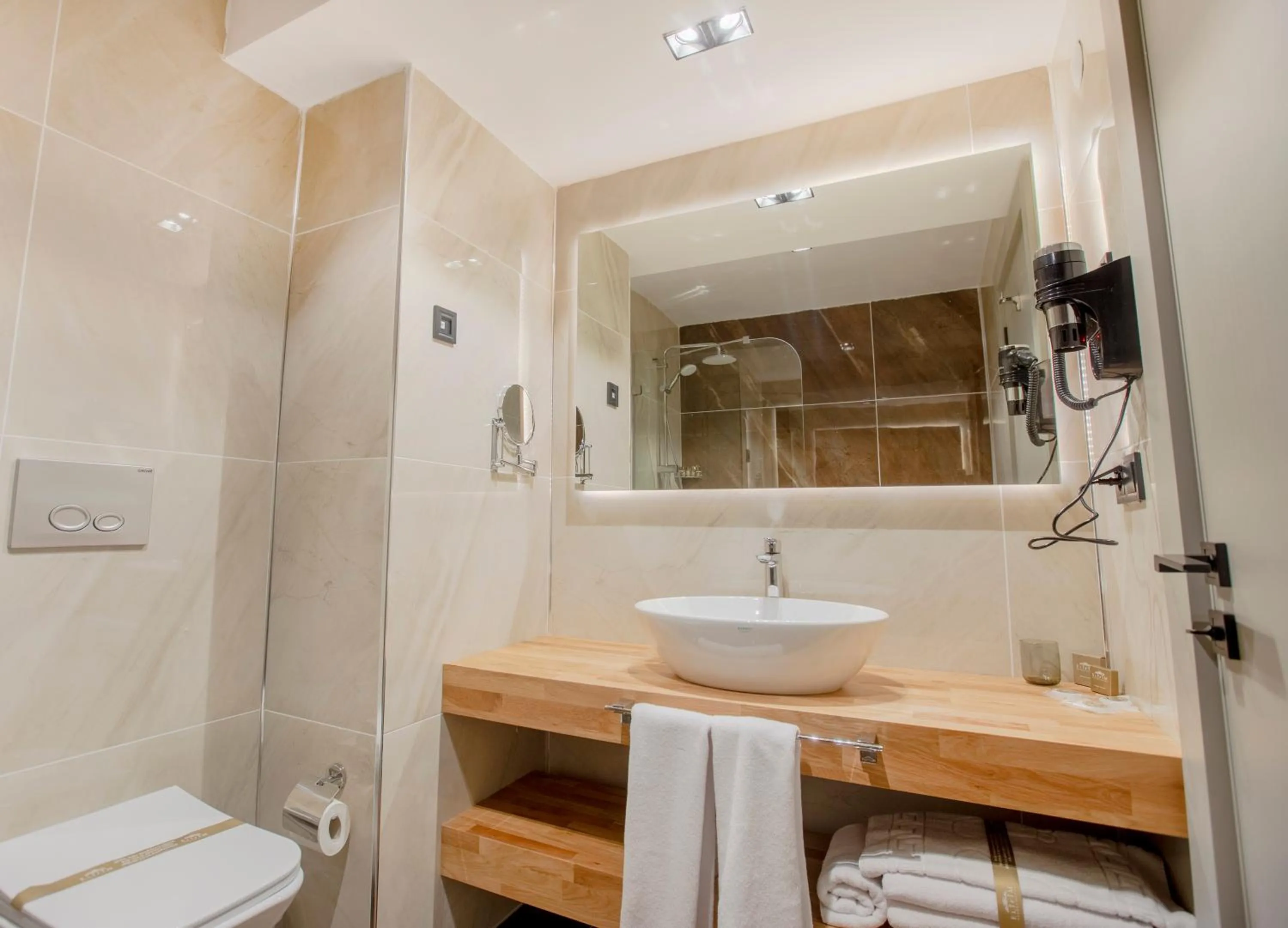 Bathroom in Elifim Resort Hotel