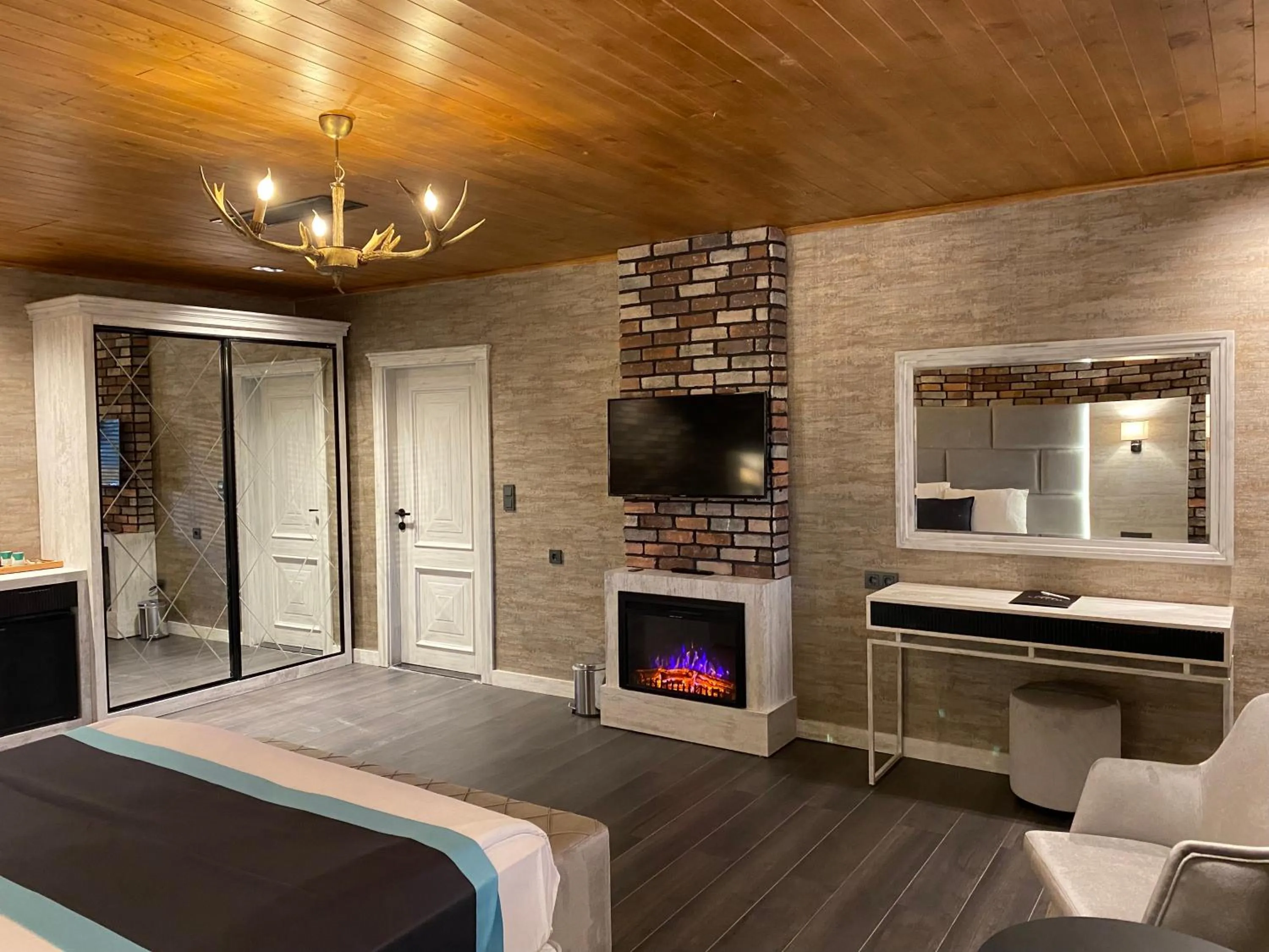 Photo of the whole room in Elifim Resort Hotel