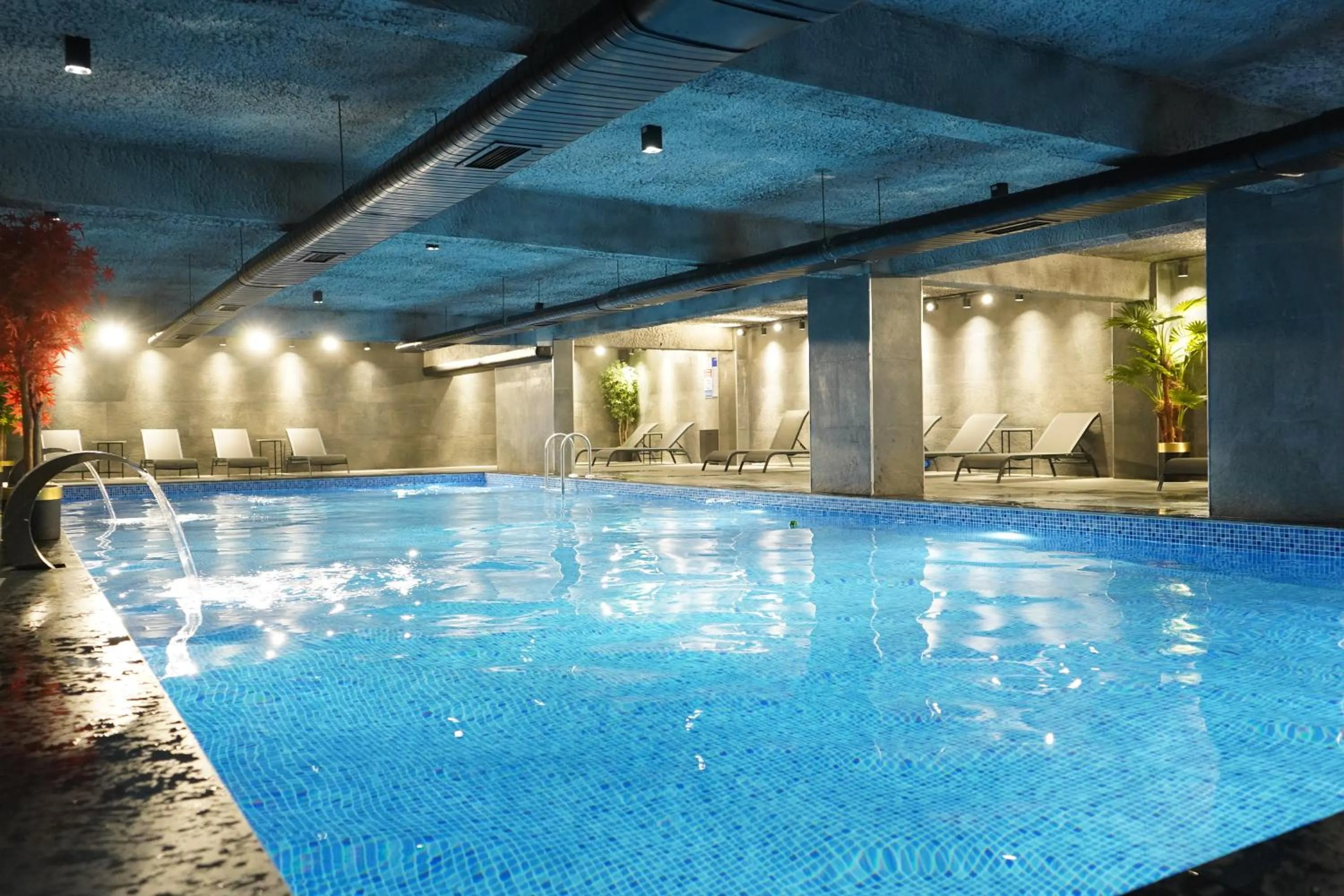 Swimming pool in Elifim Resort Hotel